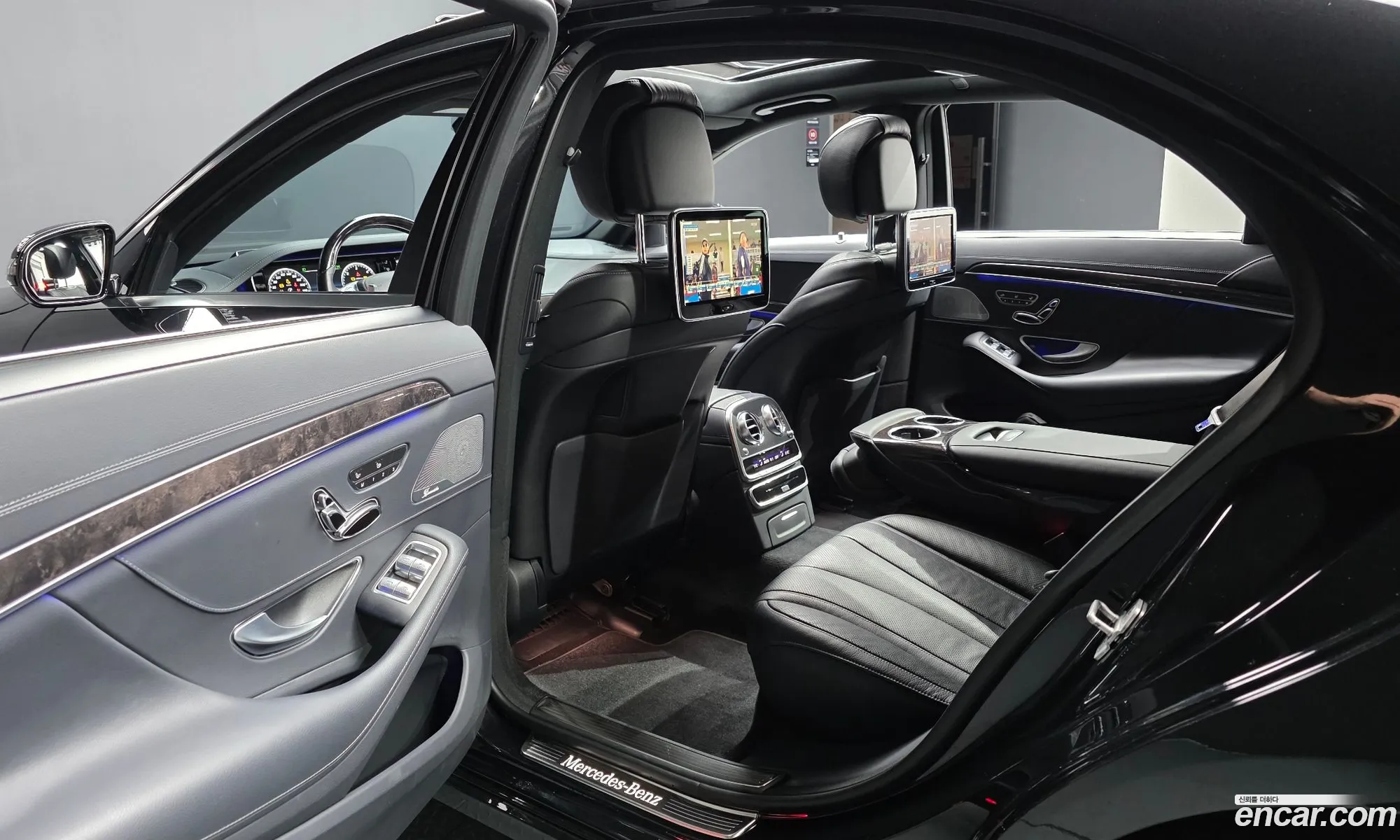Mercedes-Benz S-Class W222 2017 — 32