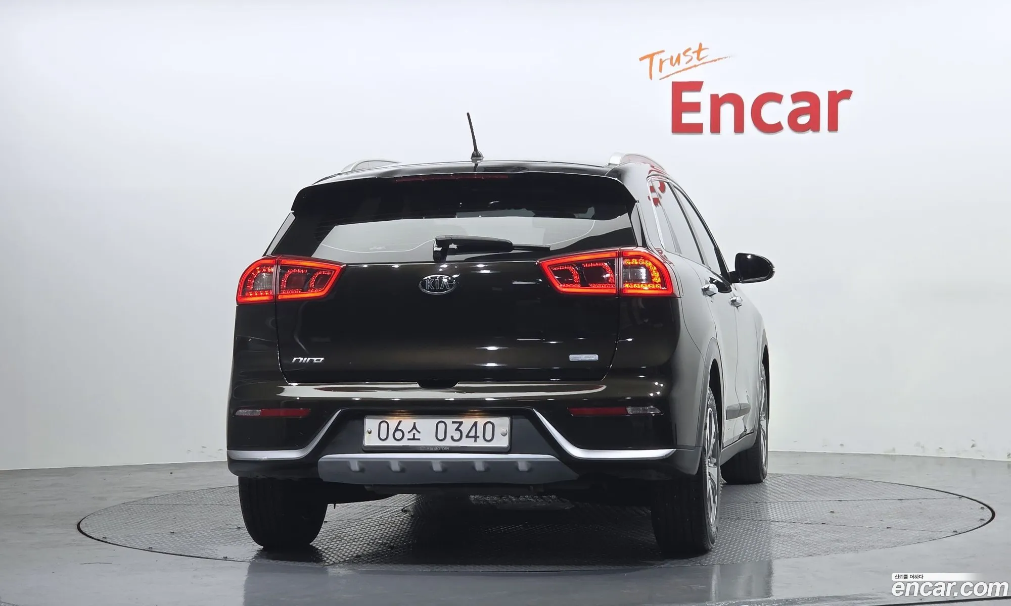 Kia Niro 2016 — 2