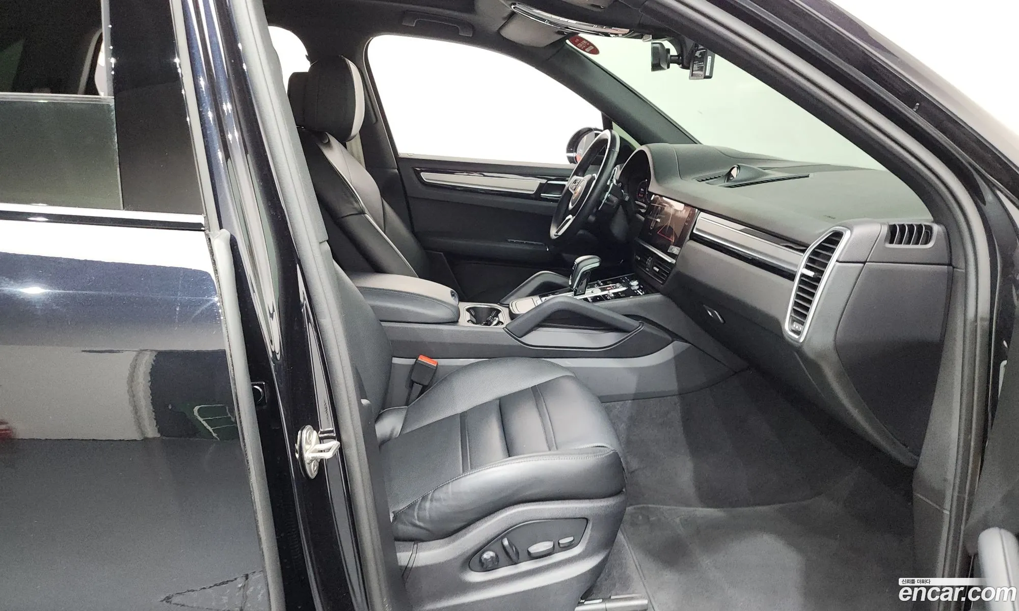 Porsche Cayenne 2022 11111111111111111 — 12