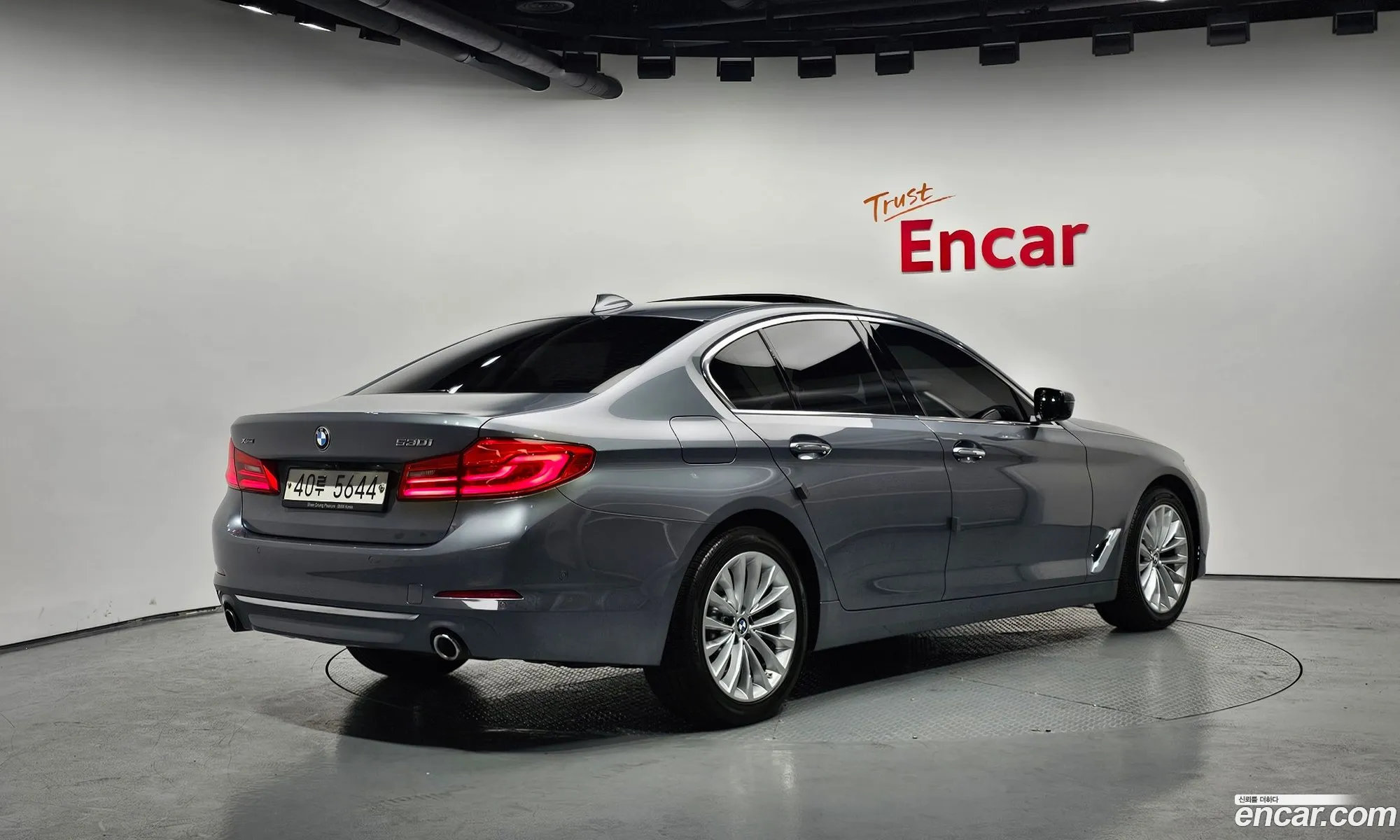 BMW 5 Series 2018 WBAJD9105JB277161 — 17