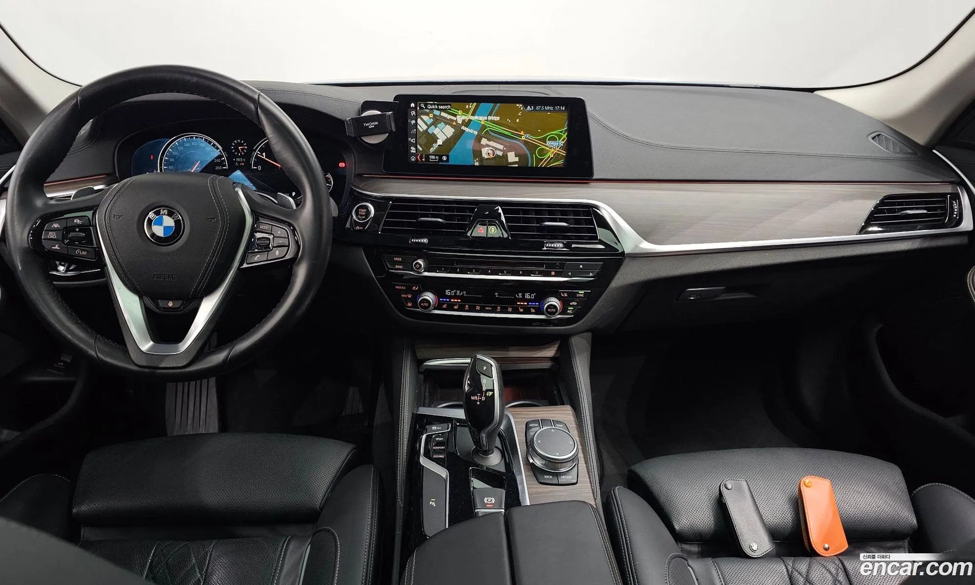 BMW 5 Series 2018 WBAJD9105JB277161 — 16