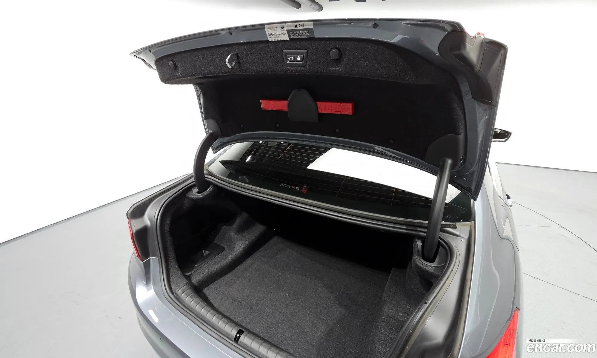 BMW 5 Series 2018 WBAJD9105JB277161 — 18