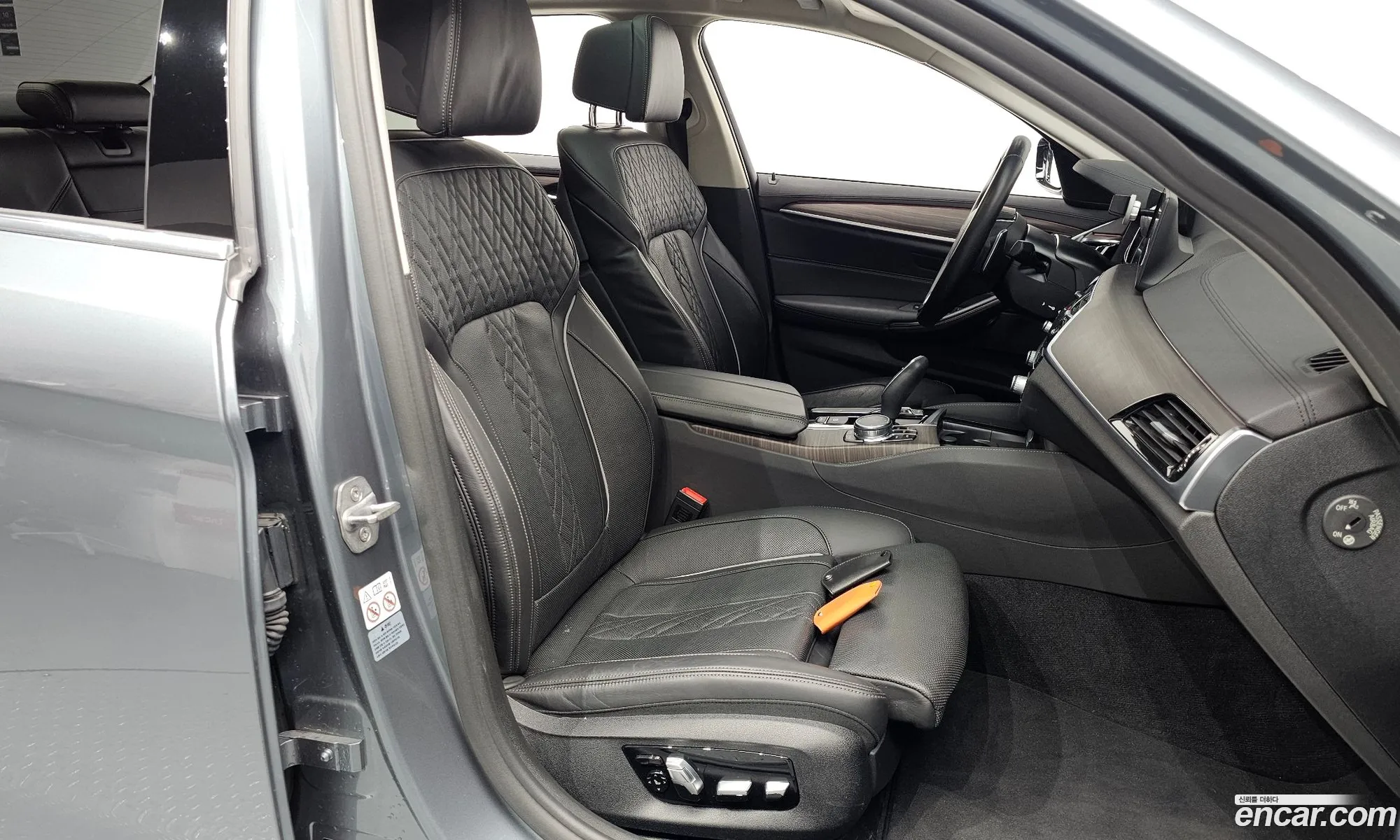 BMW 5 Series 2018 WBAJD9105JB277161 — 6