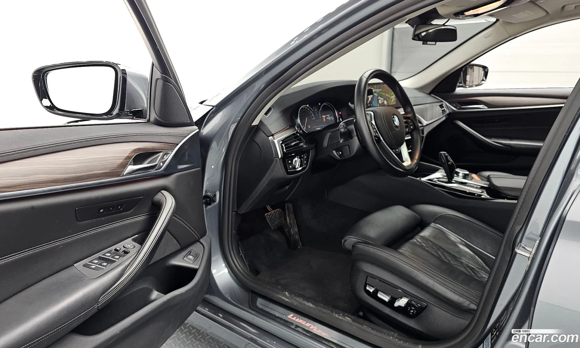 BMW 5 Series 2018 WBAJD9105JB277161 — 4