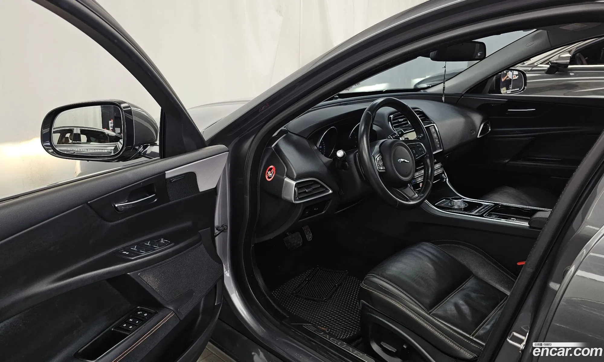 Jaguar XE 2015 — 2