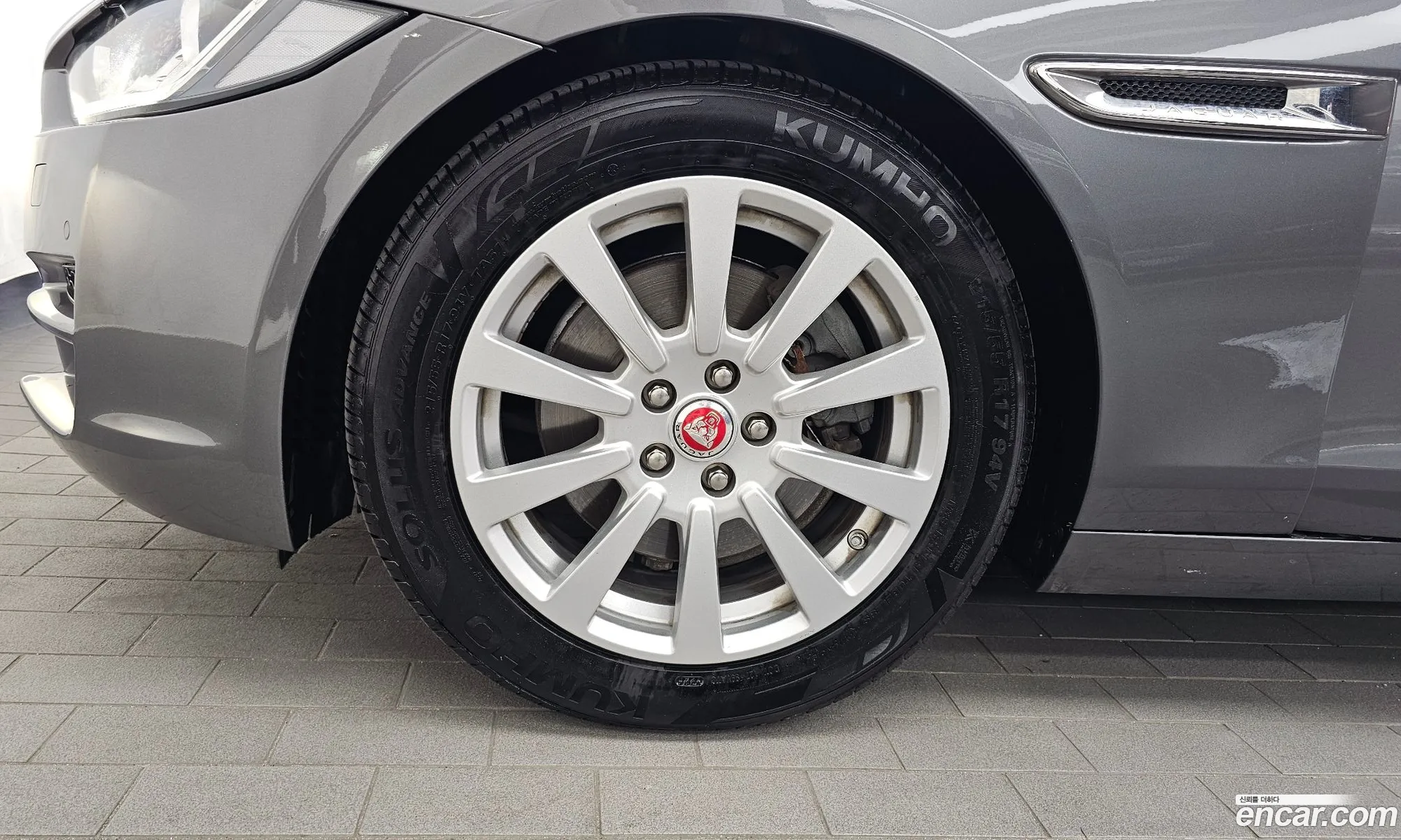 Jaguar XE 2015 — 18