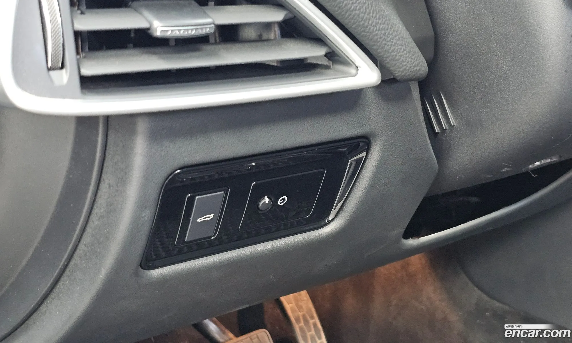 Jaguar XE 2015 — 13