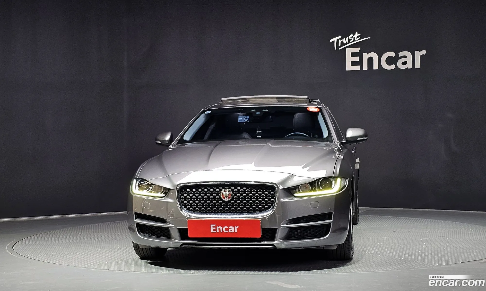 Jaguar XE 2015 — 7