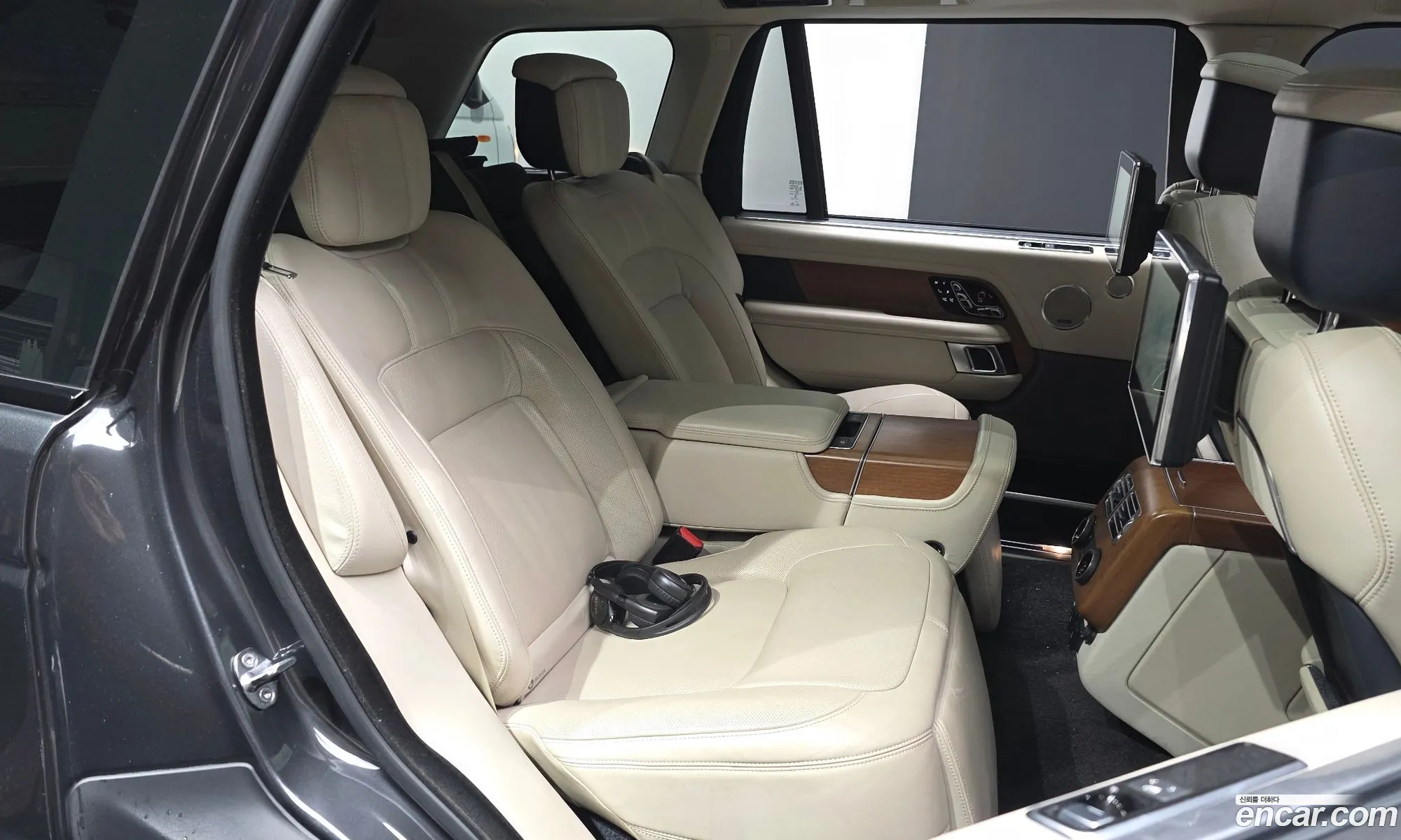 Land Rover Range Rover 2018 — 12