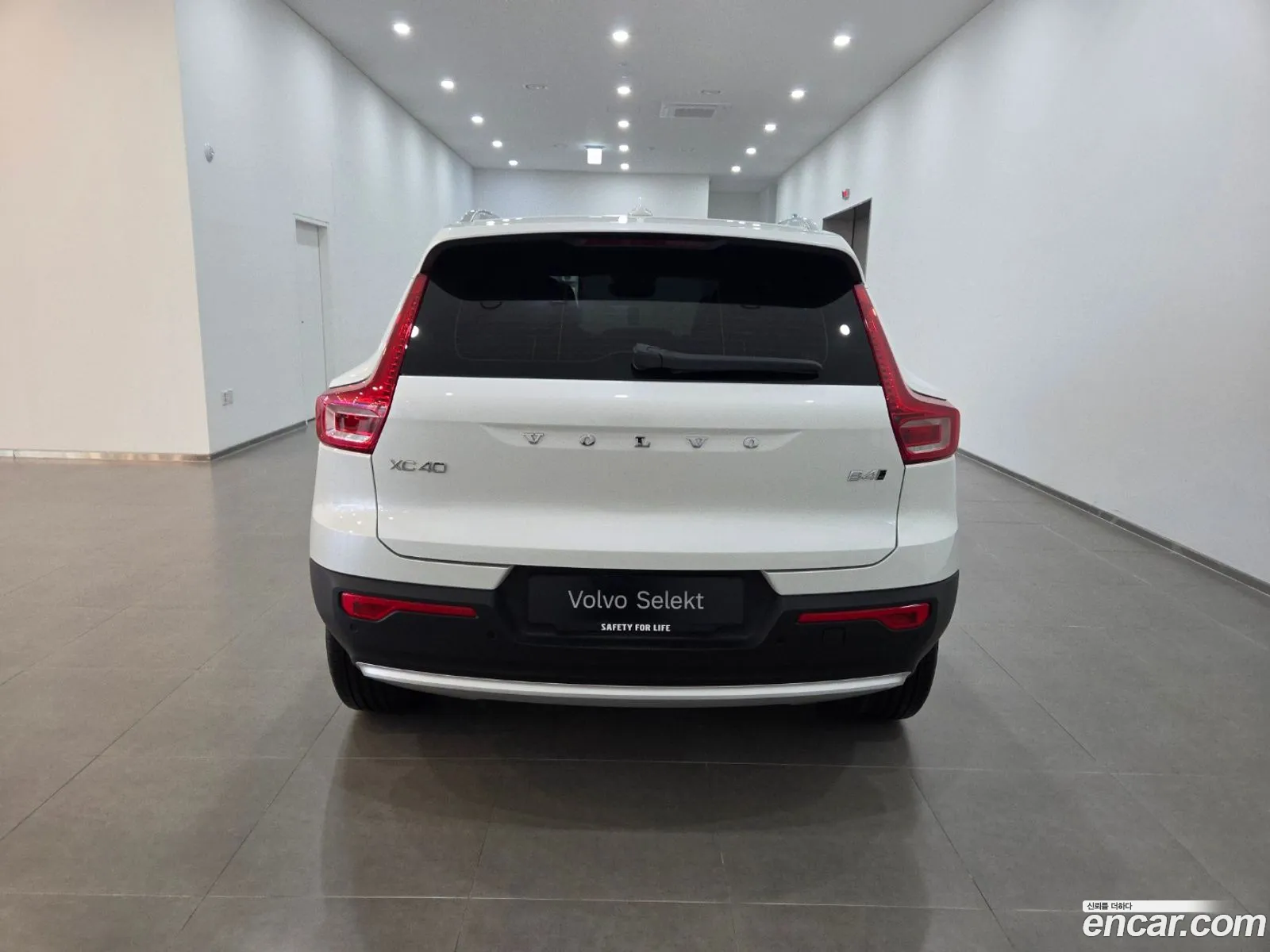 Volvo XC40 2025 — 14