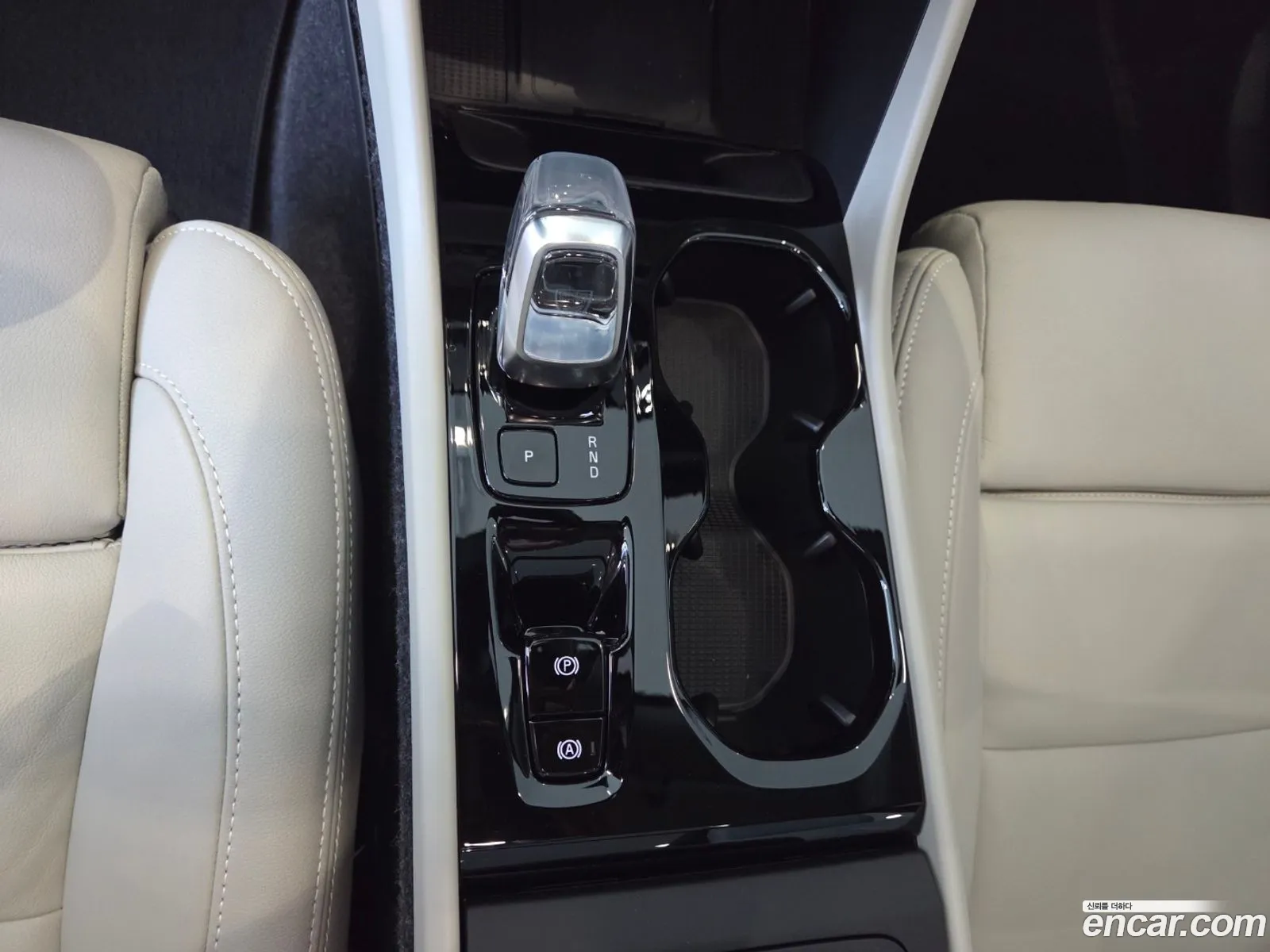 Volvo XC40 2025 — 18