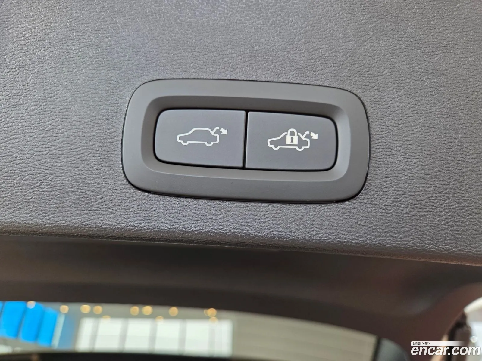 Volvo XC40 2025 — 8