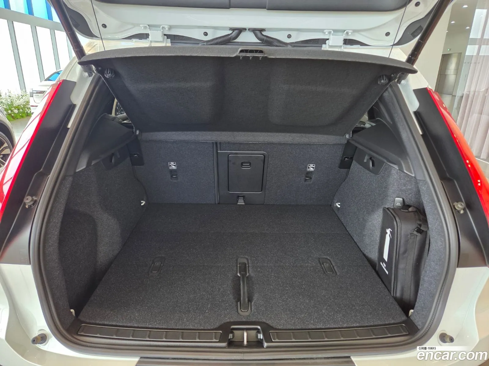 Volvo XC40 2025 — 4
