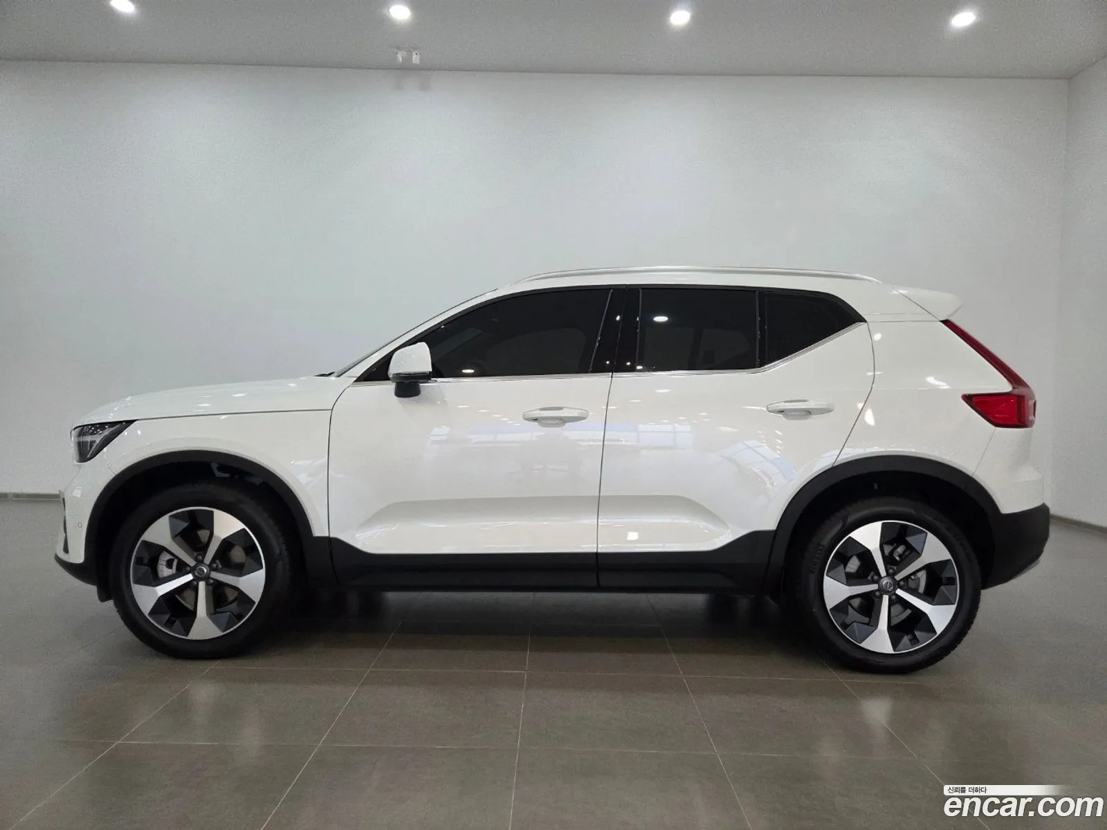 Volvo XC40 2025 — 11