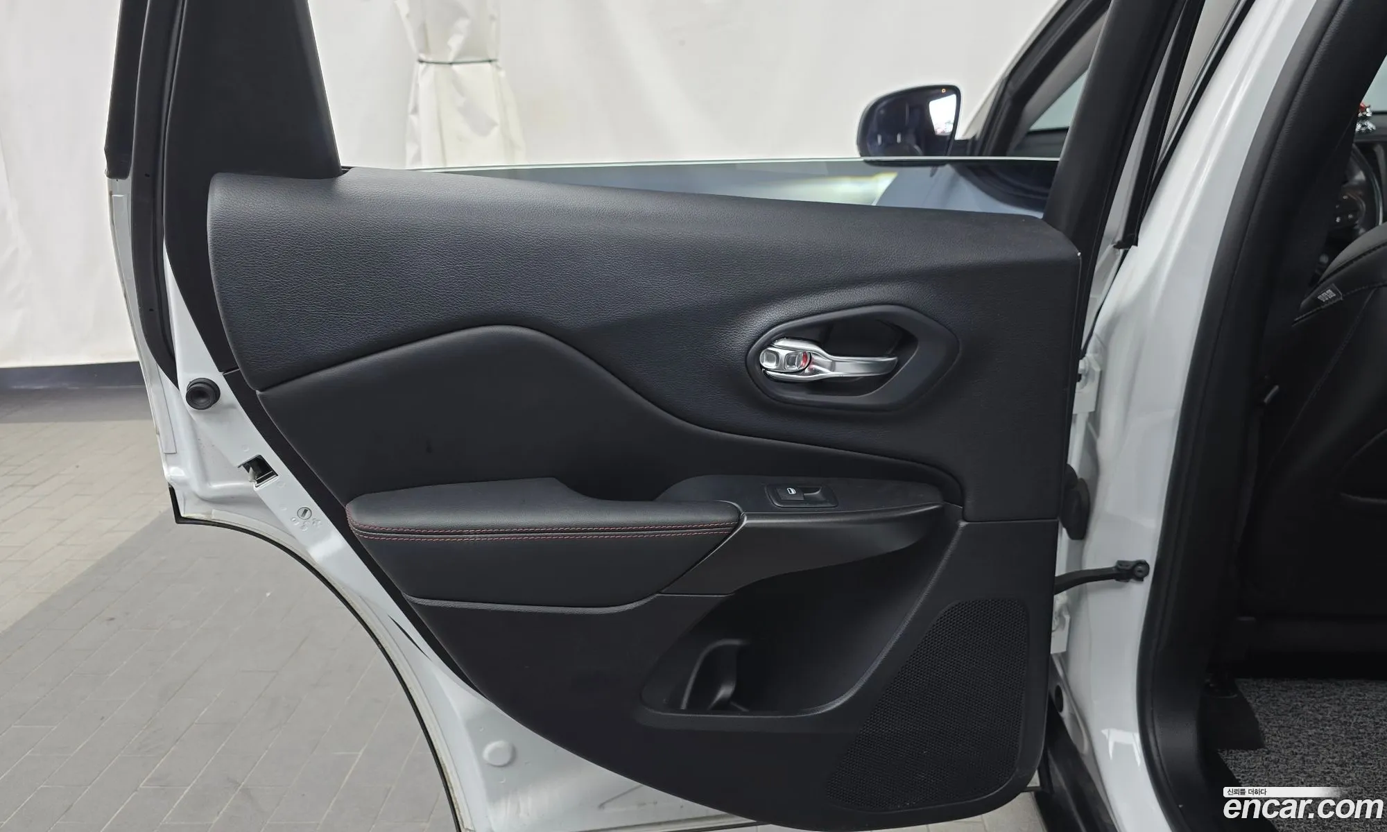 Jeep Cherokee 2020 1C4PJMBX4LD608467 — 32