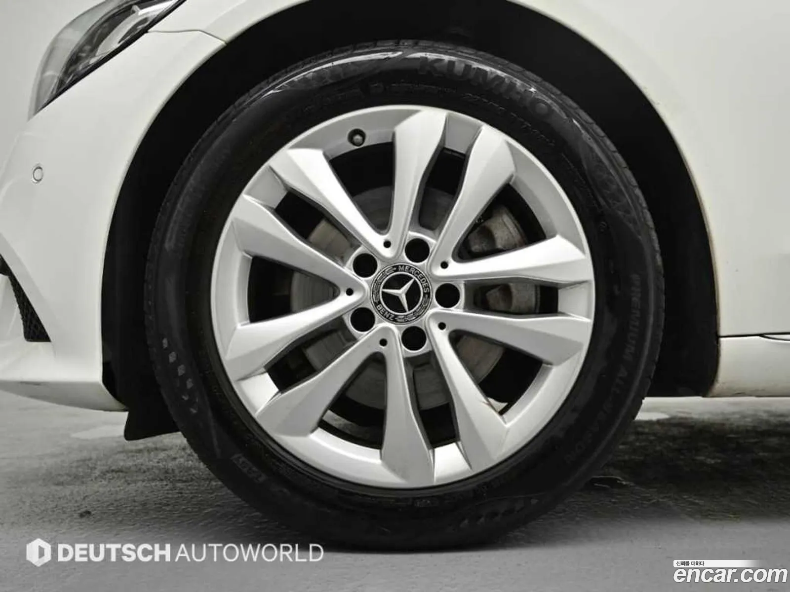 Mercedes-Benz C-Class W205 2019 — 13