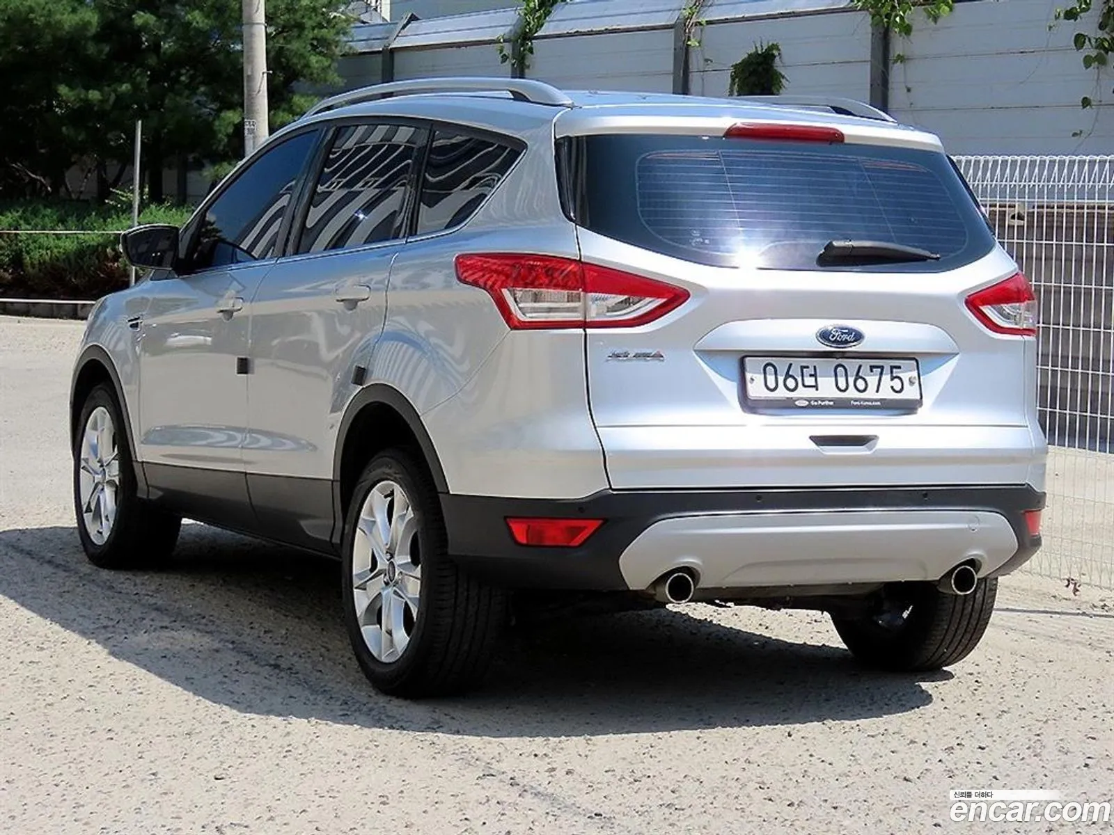 Ford Kuga 2016 — 11