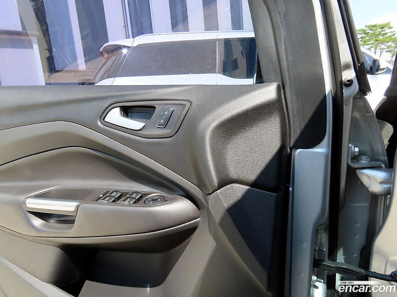 Ford Kuga 2016 — 7
