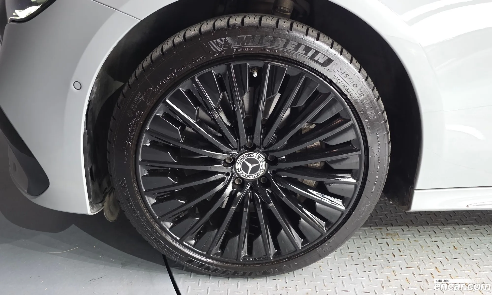 Mercedes-Benz E-Class W214 2024 — 23