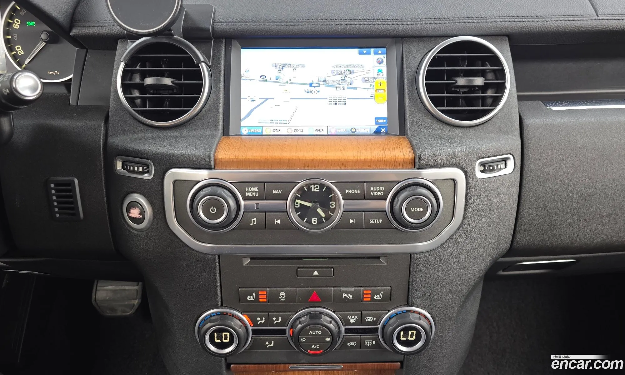 Land Rover Discovery 4 2015 SALLAAAG6GA779211 — 2