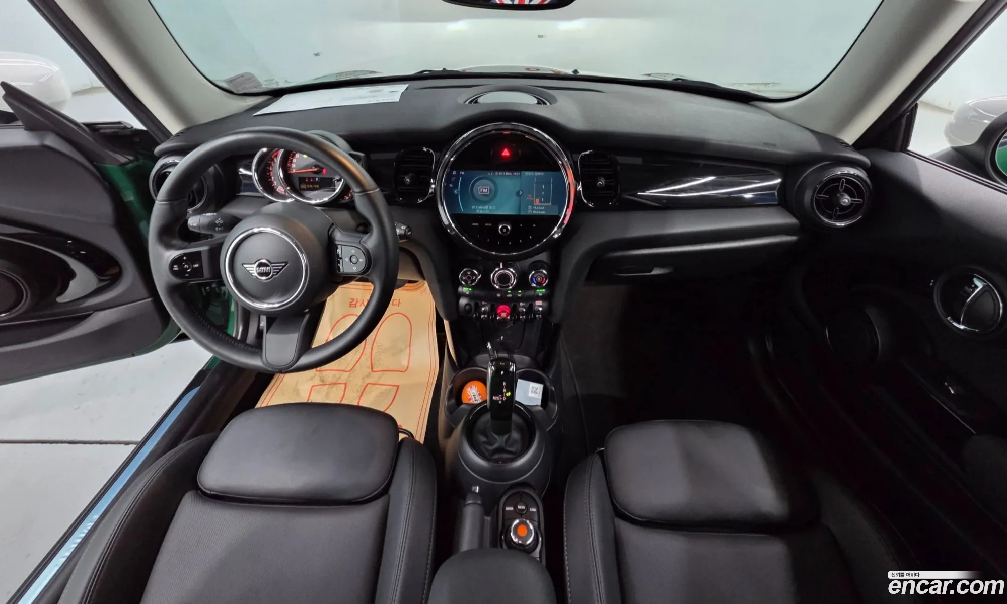 Mini Cooper 2021 — 17