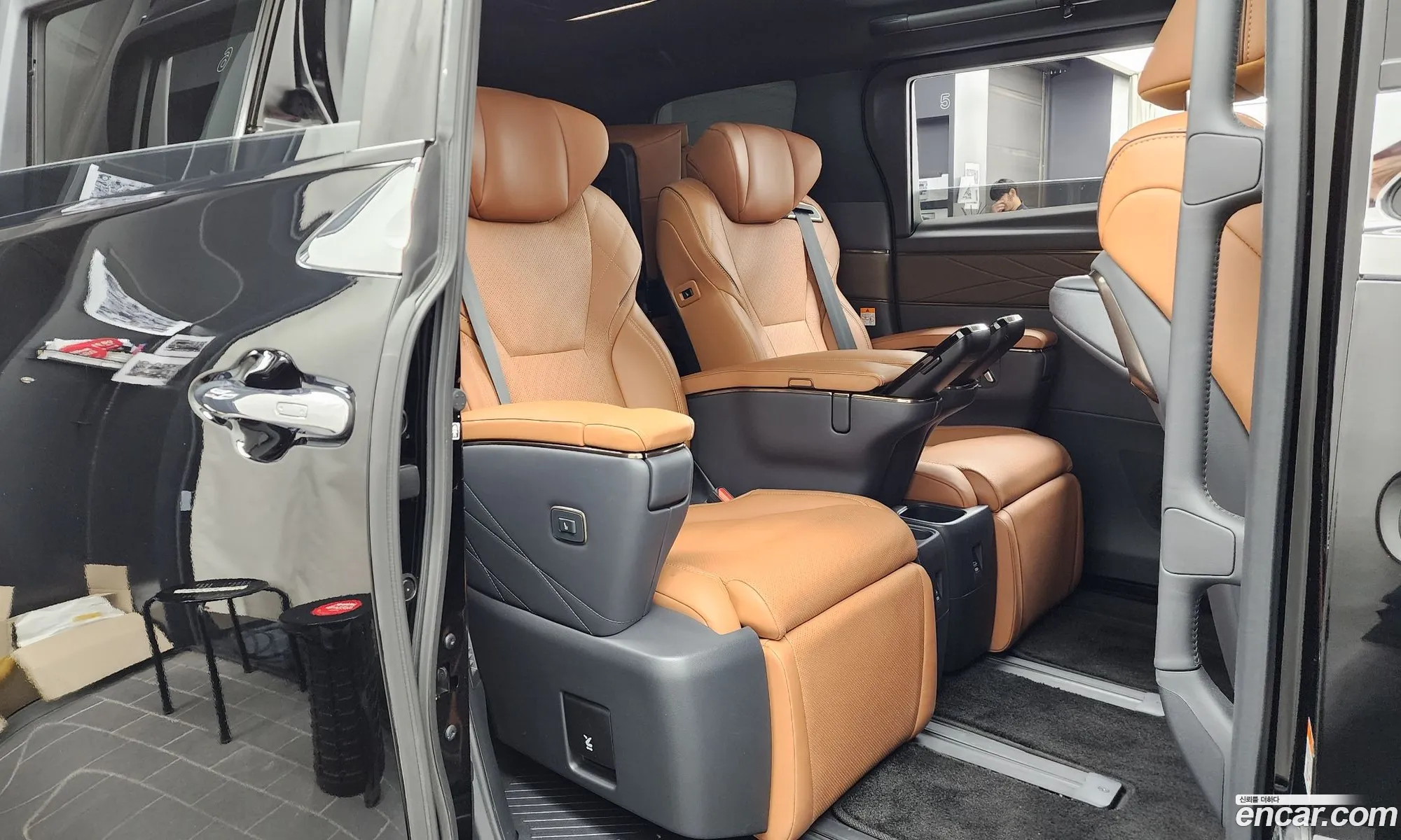 Toyota Alphard 2025 — 3