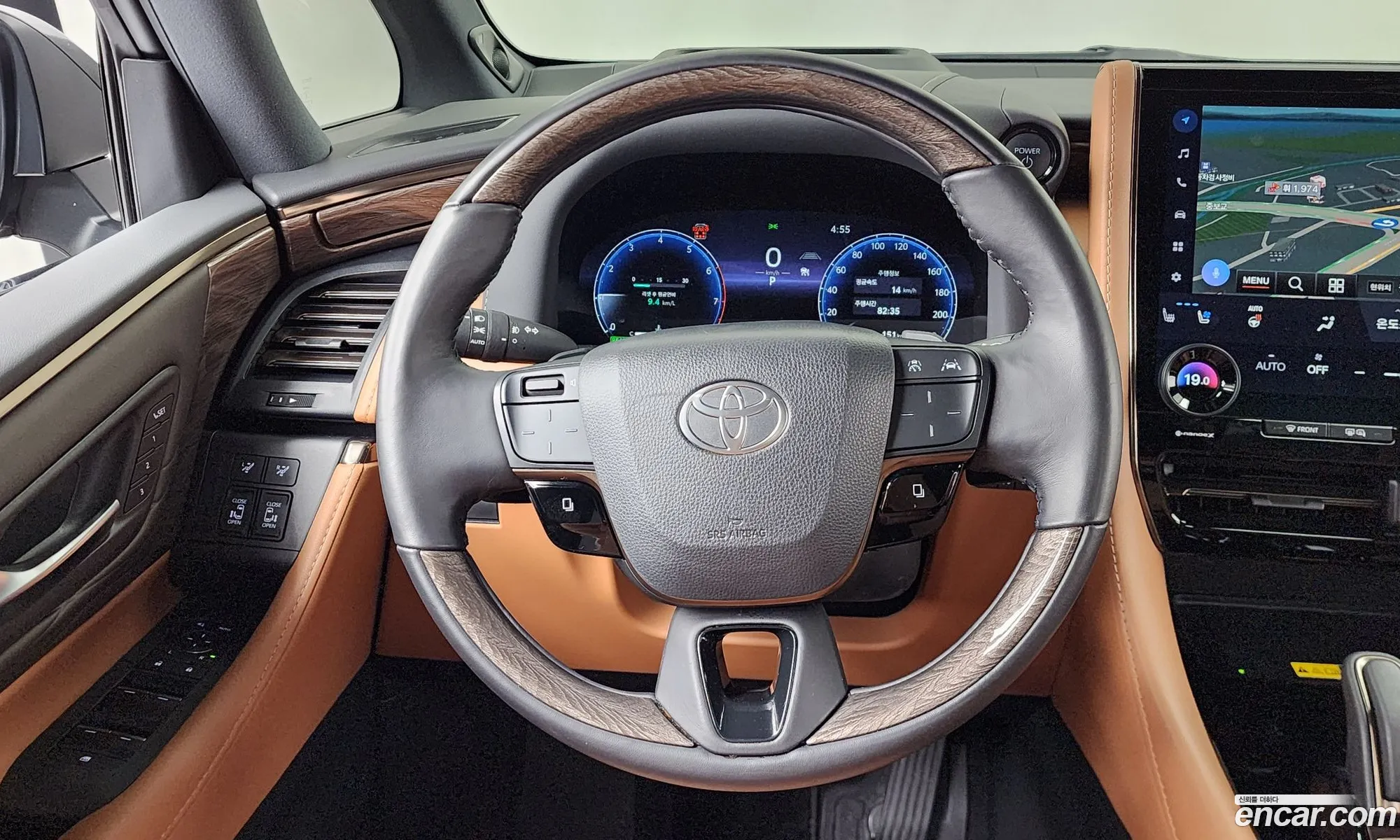 Toyota Alphard 2025 — 12