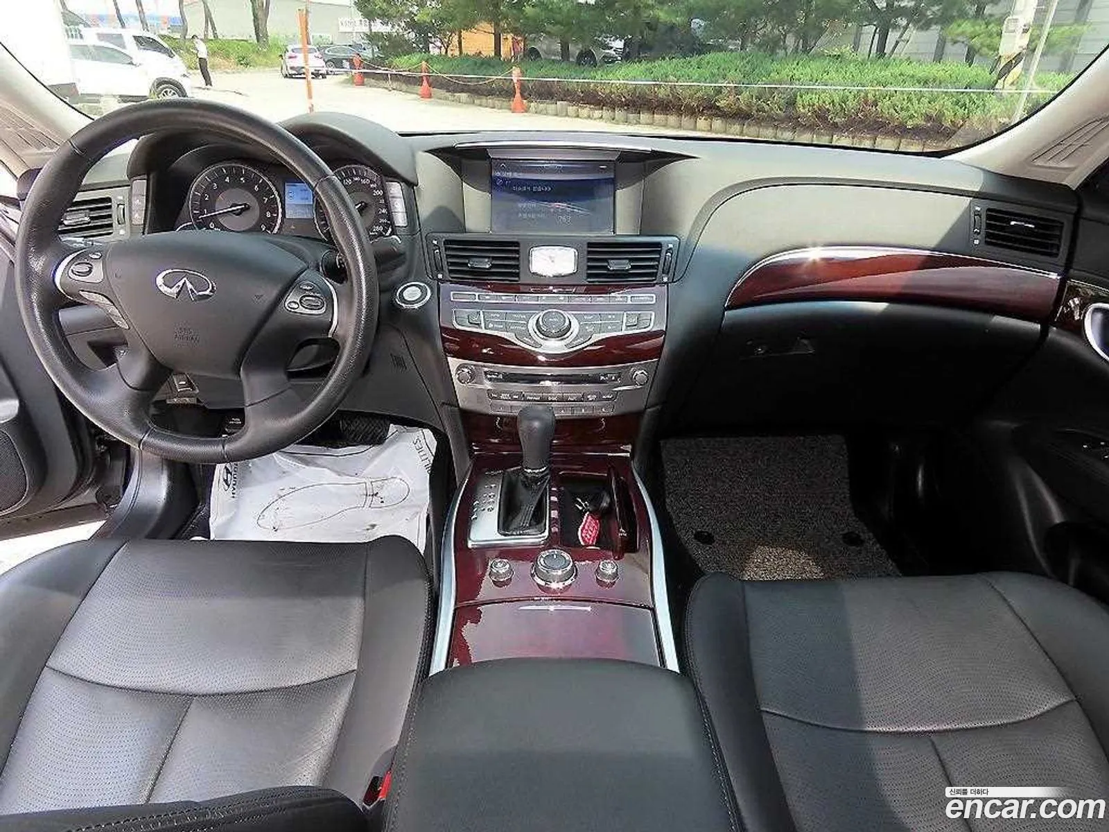 Infiniti Q70 2017 — 7