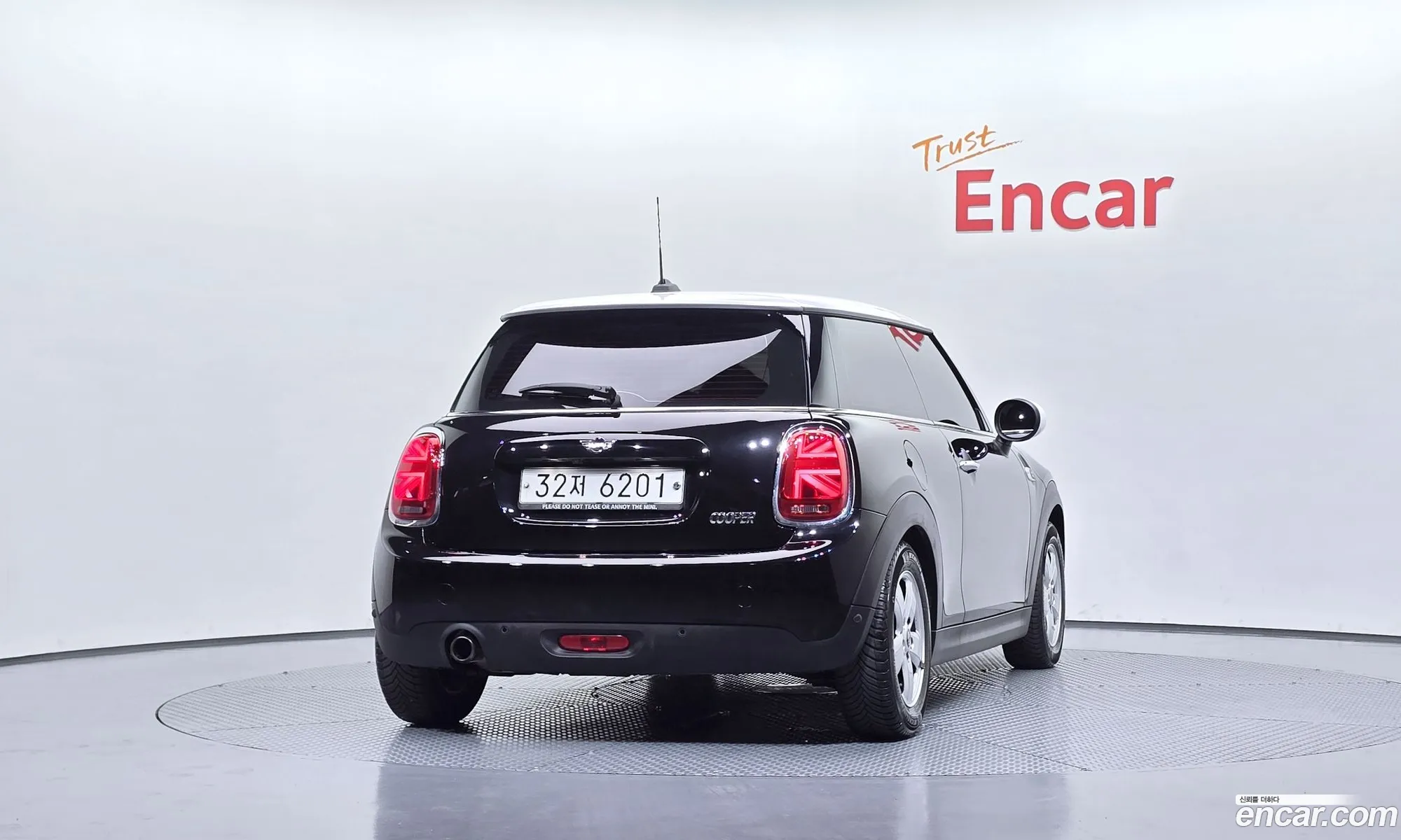 Mini Cooper 2018 WMWXP5106K2H40181 — 3