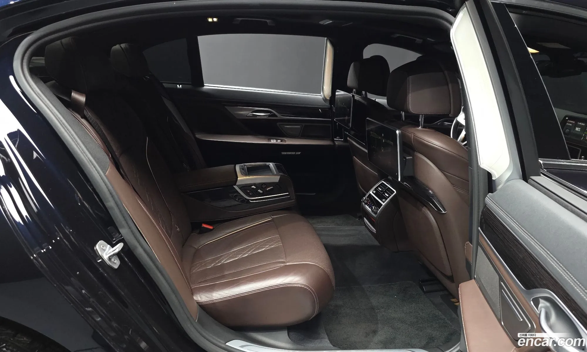 BMW 7 Series 2017 WBA7E4108HGV25149 — 16