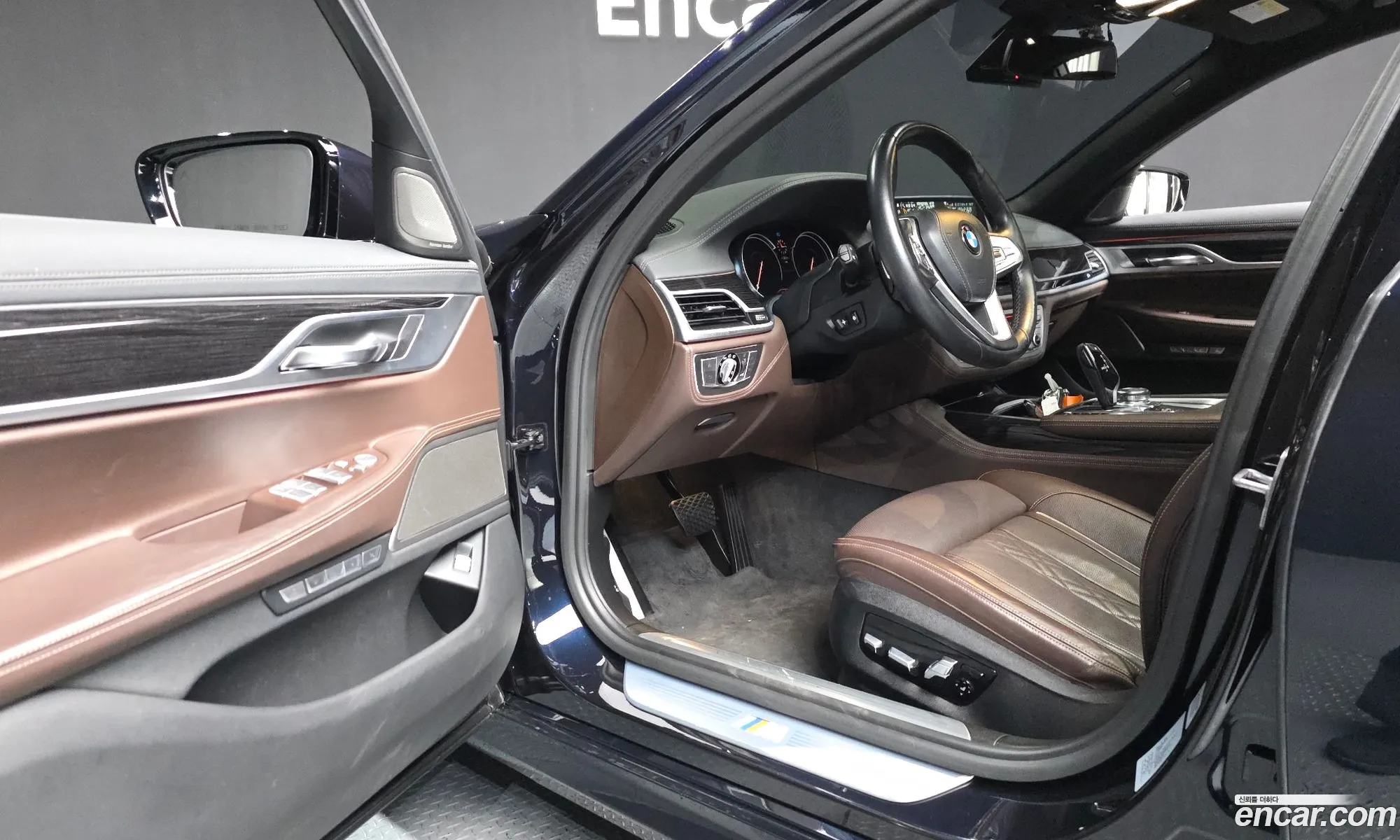 BMW 7 Series 2017 WBA7E4108HGV25149 — 3
