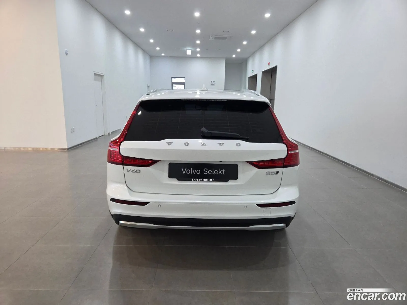 Volvo V60 Cross Country 2026 — 18