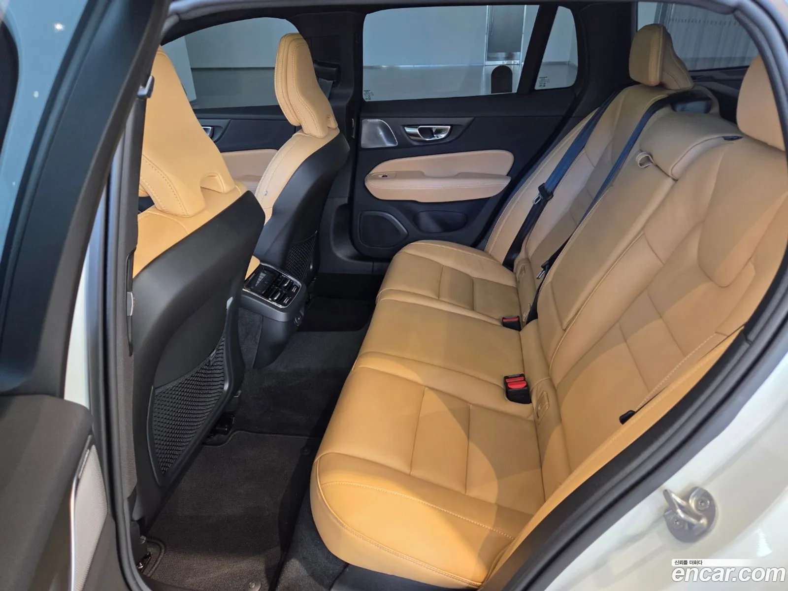Volvo V60 Cross Country 2026 — 6