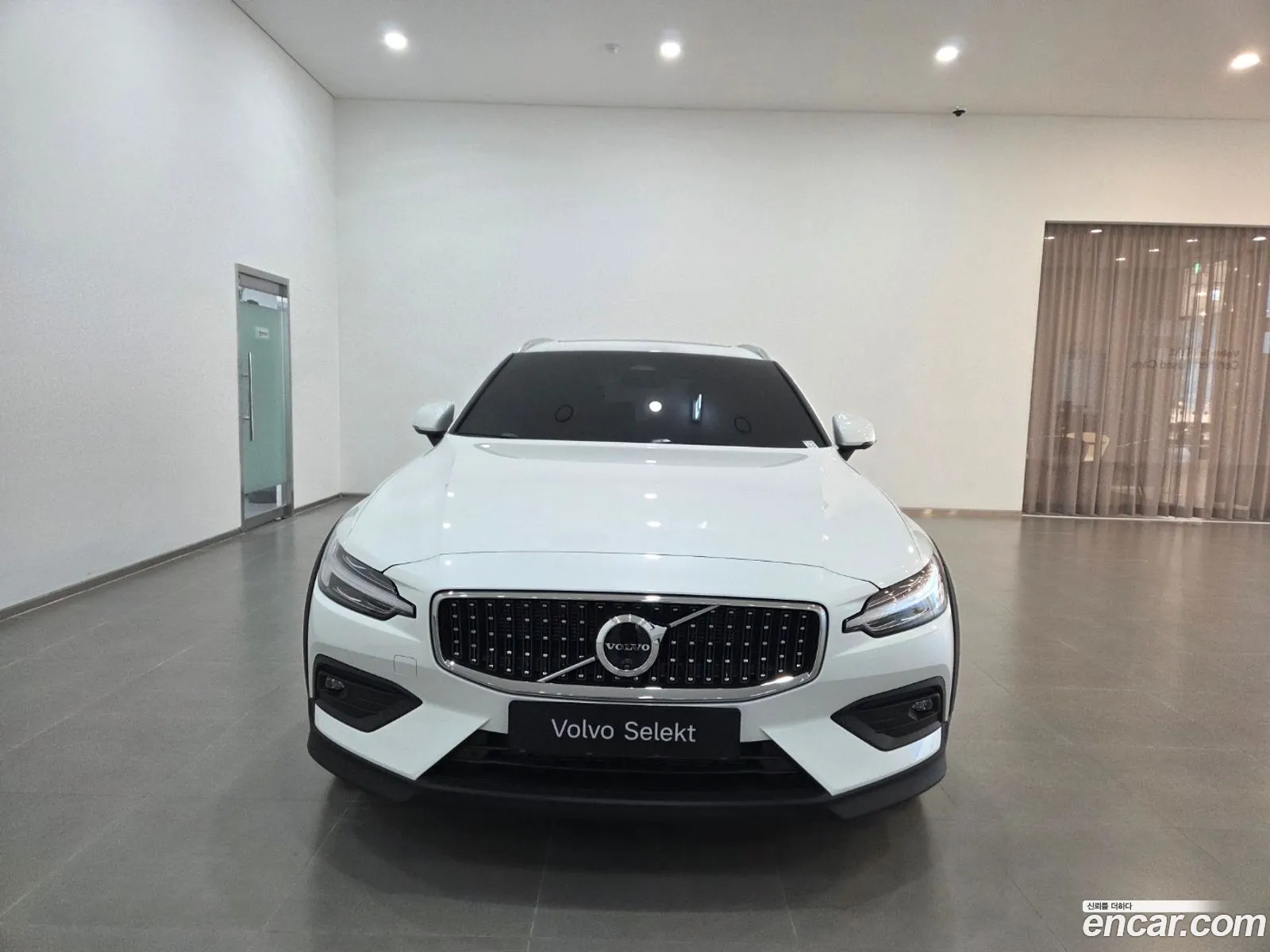 Volvo V60 Cross Country 2026 — 12