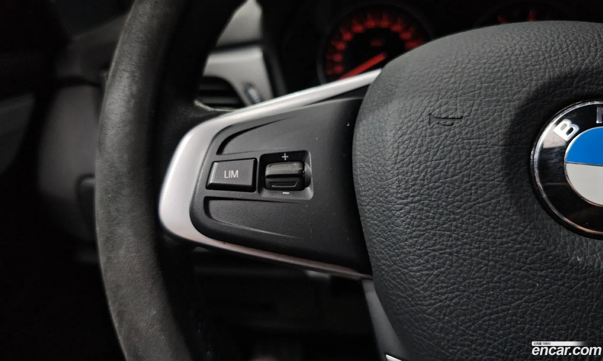 BMW 2 Series Active Tourer 2017 WBA2C1105J7A31323 — 31