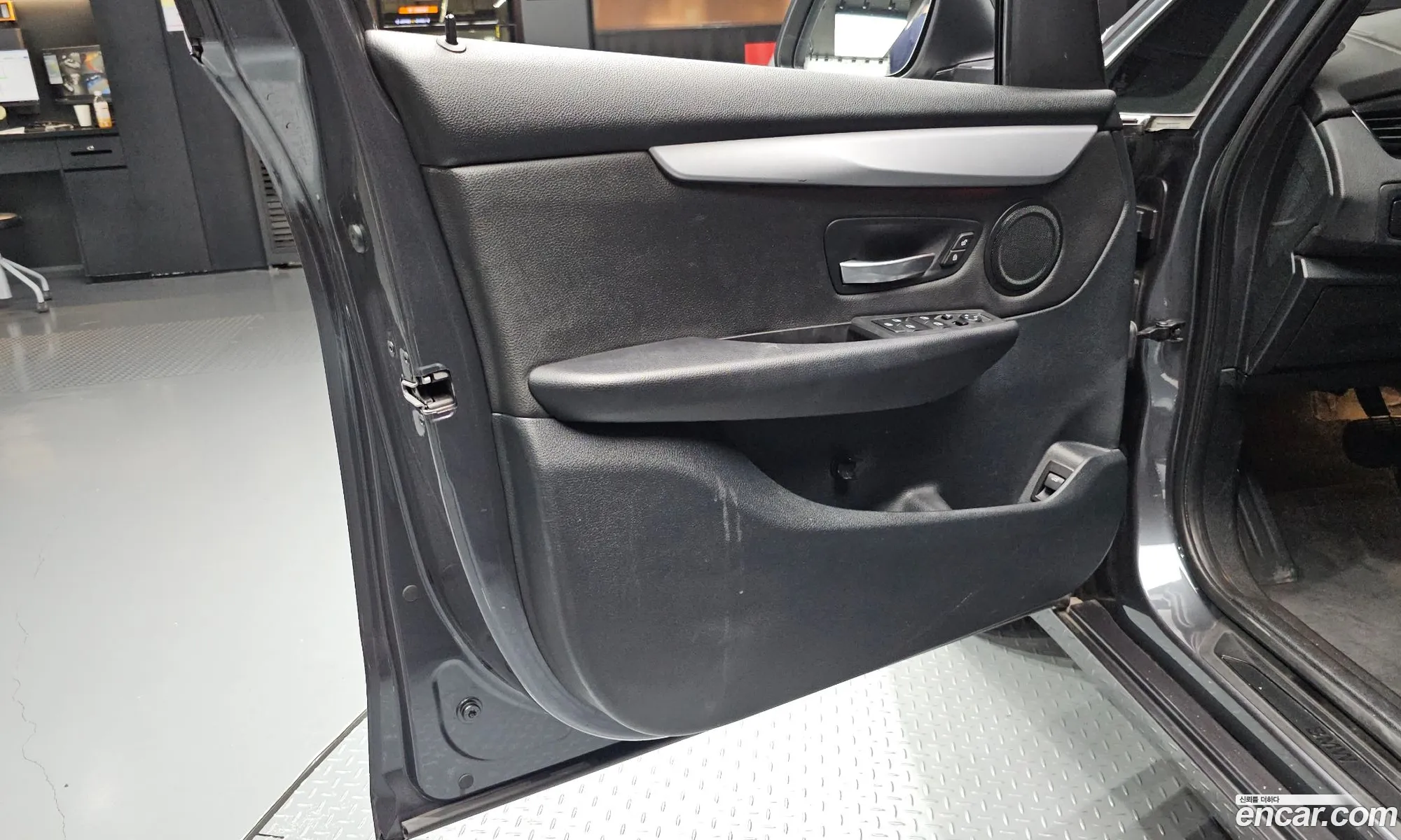 BMW 2 Series Active Tourer 2017 WBA2C1105J7A31323 — 10