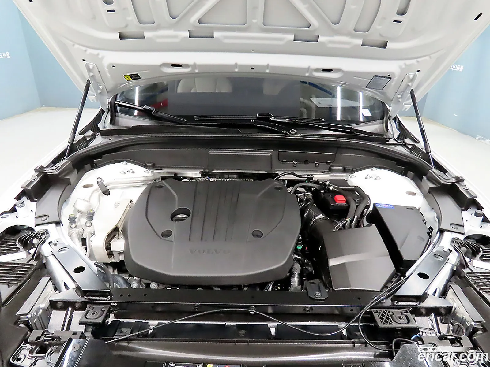 Volvo XC60 2025 — 12