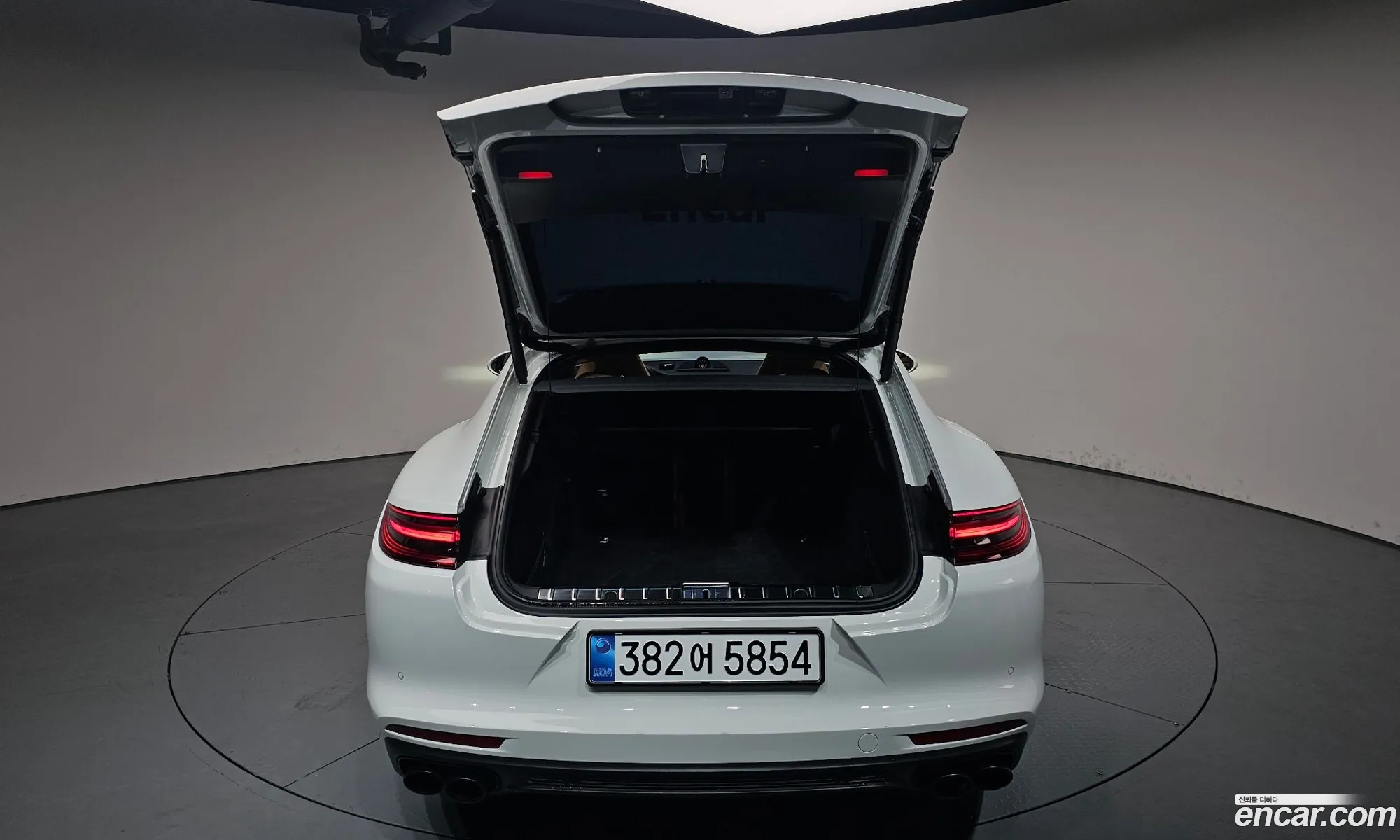 Porsche Panamera 2018 — 20