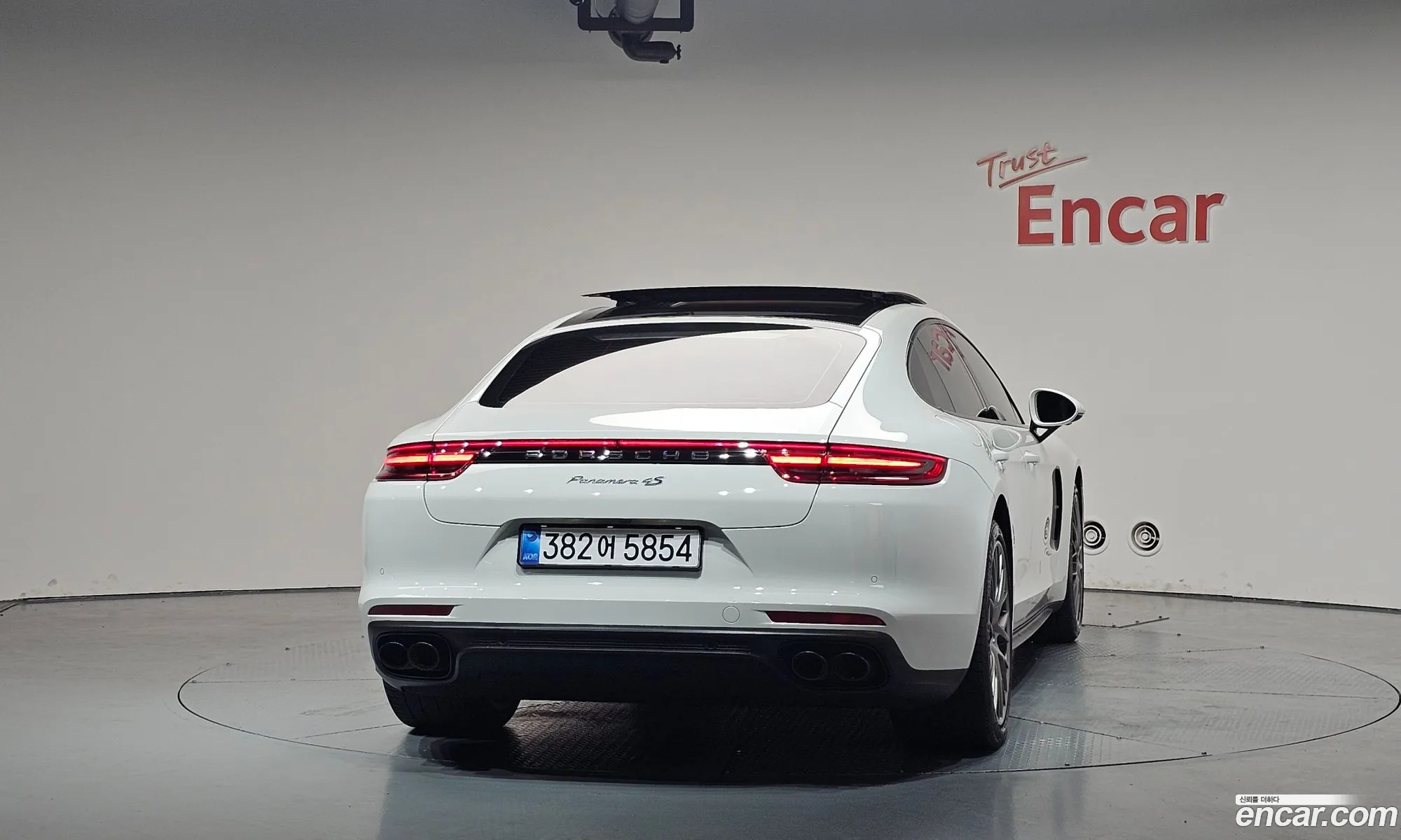 Porsche Panamera 2018 — 19
