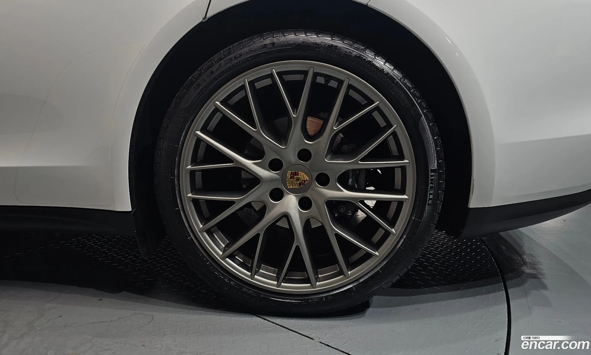 Porsche Panamera 2018 — 21