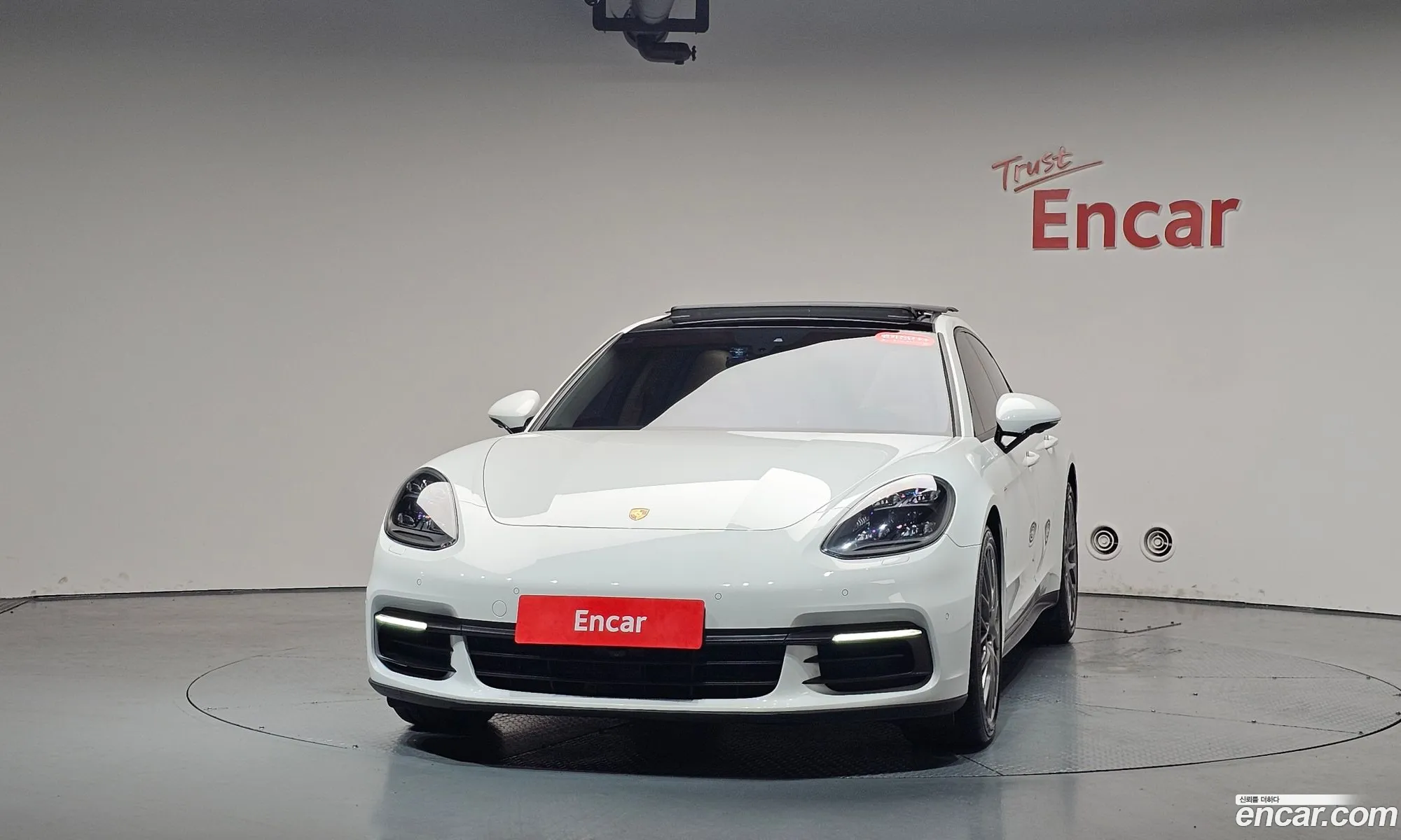Porsche Panamera 2018 — 12