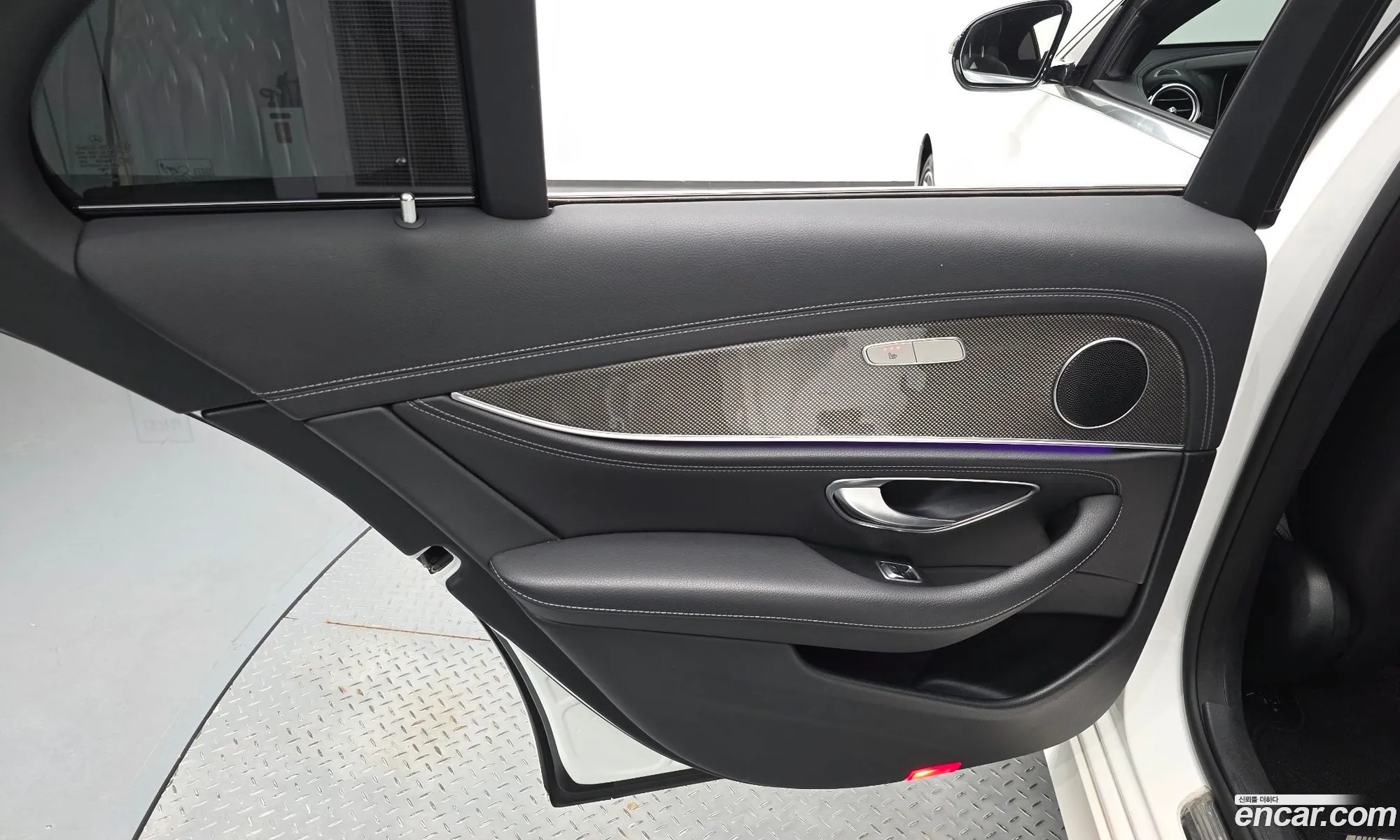 Mercedes-Benz E-Class W213 2017 — 21