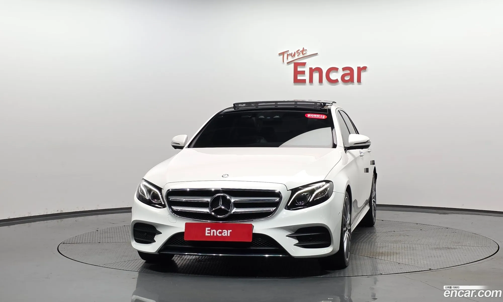 Mercedes-Benz E-Class W213 2017 — 30