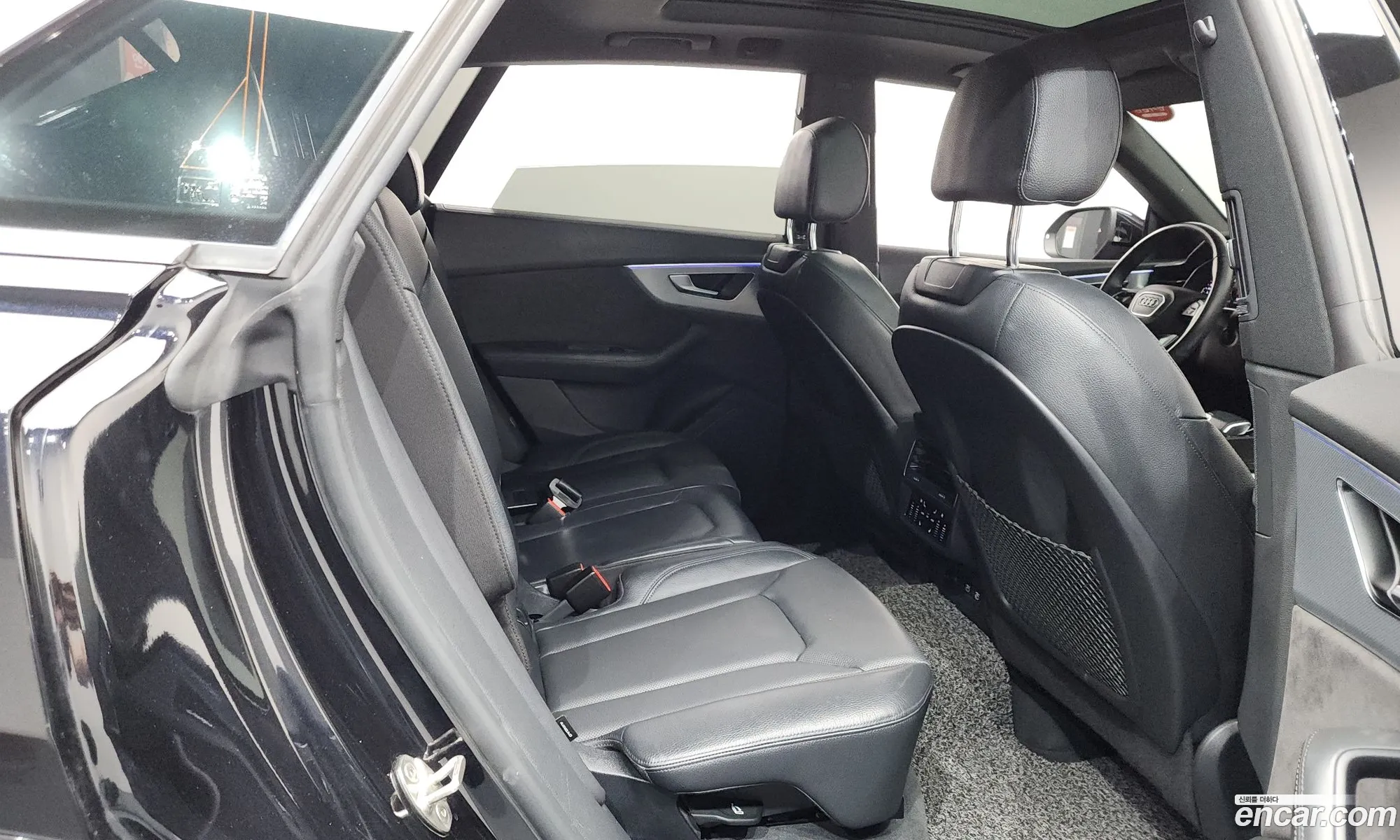 Audi Q8 2021 — 25