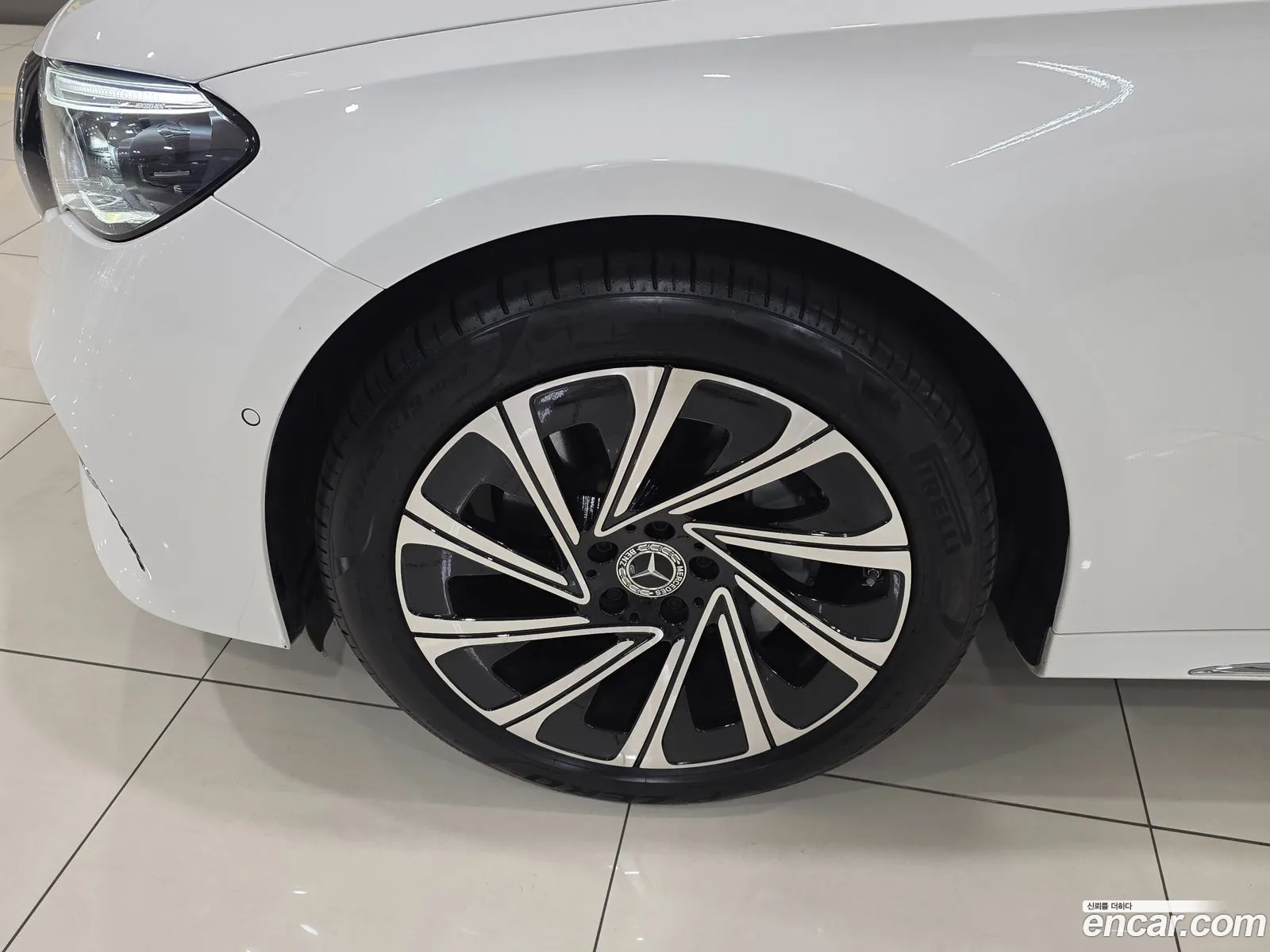 Mercedes-Benz E-Class W214 2025 — 9