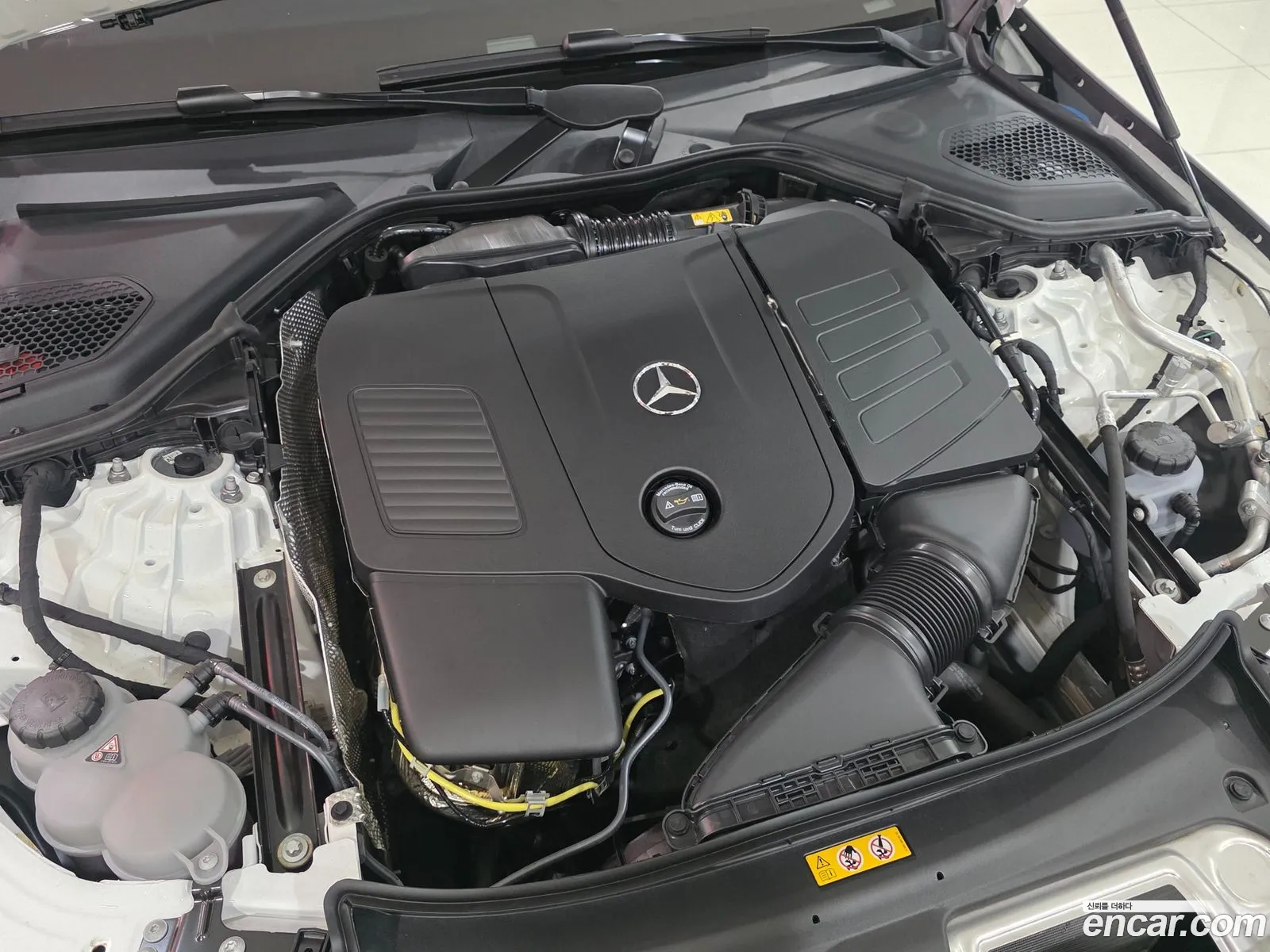 Mercedes-Benz E-Class W214 2025 — 19