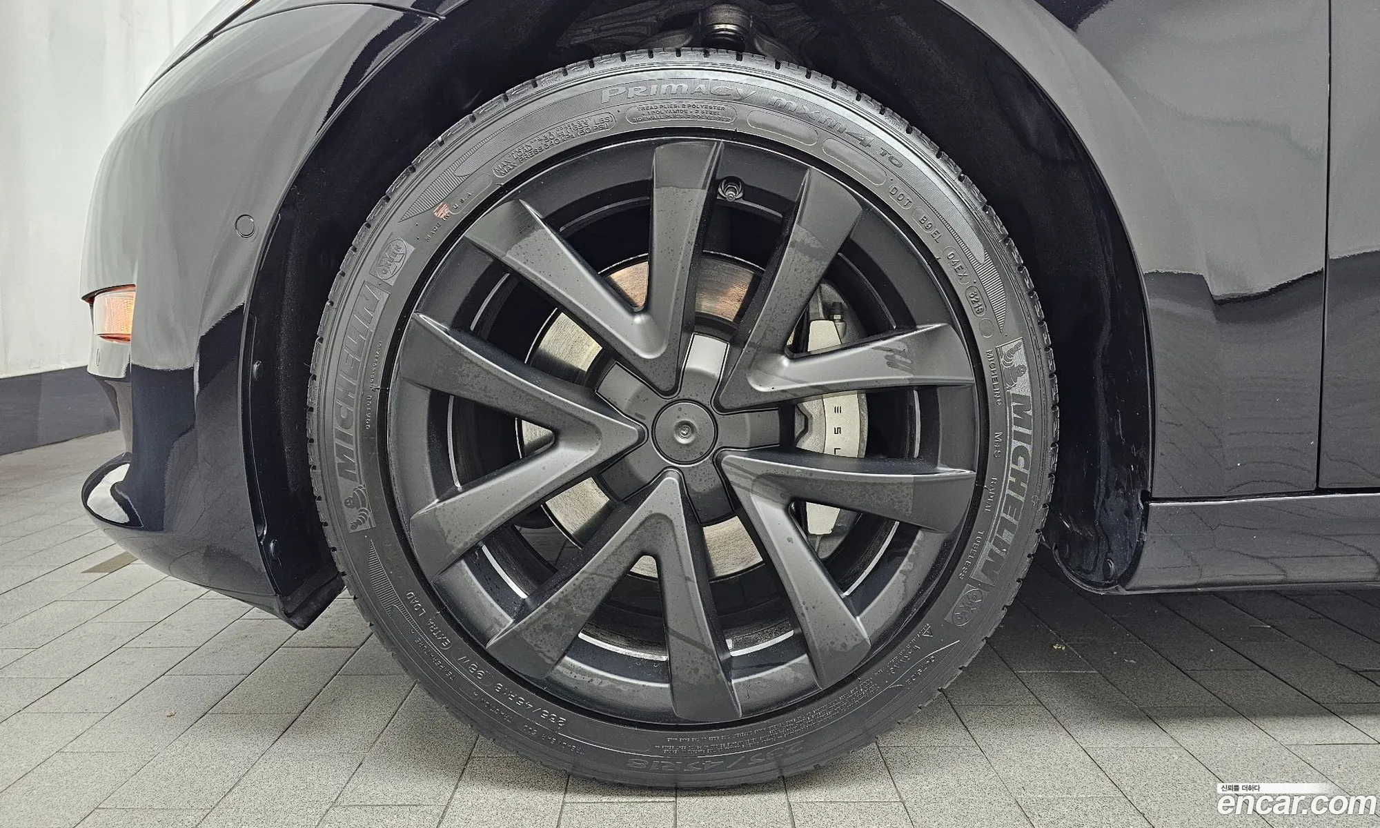 Tesla Model 3 2019 5YJ3E1EAXLF584595 — 27