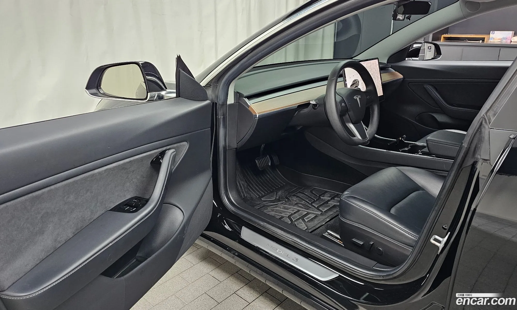 Tesla Model 3 2019 5YJ3E1EAXLF584595 — 12