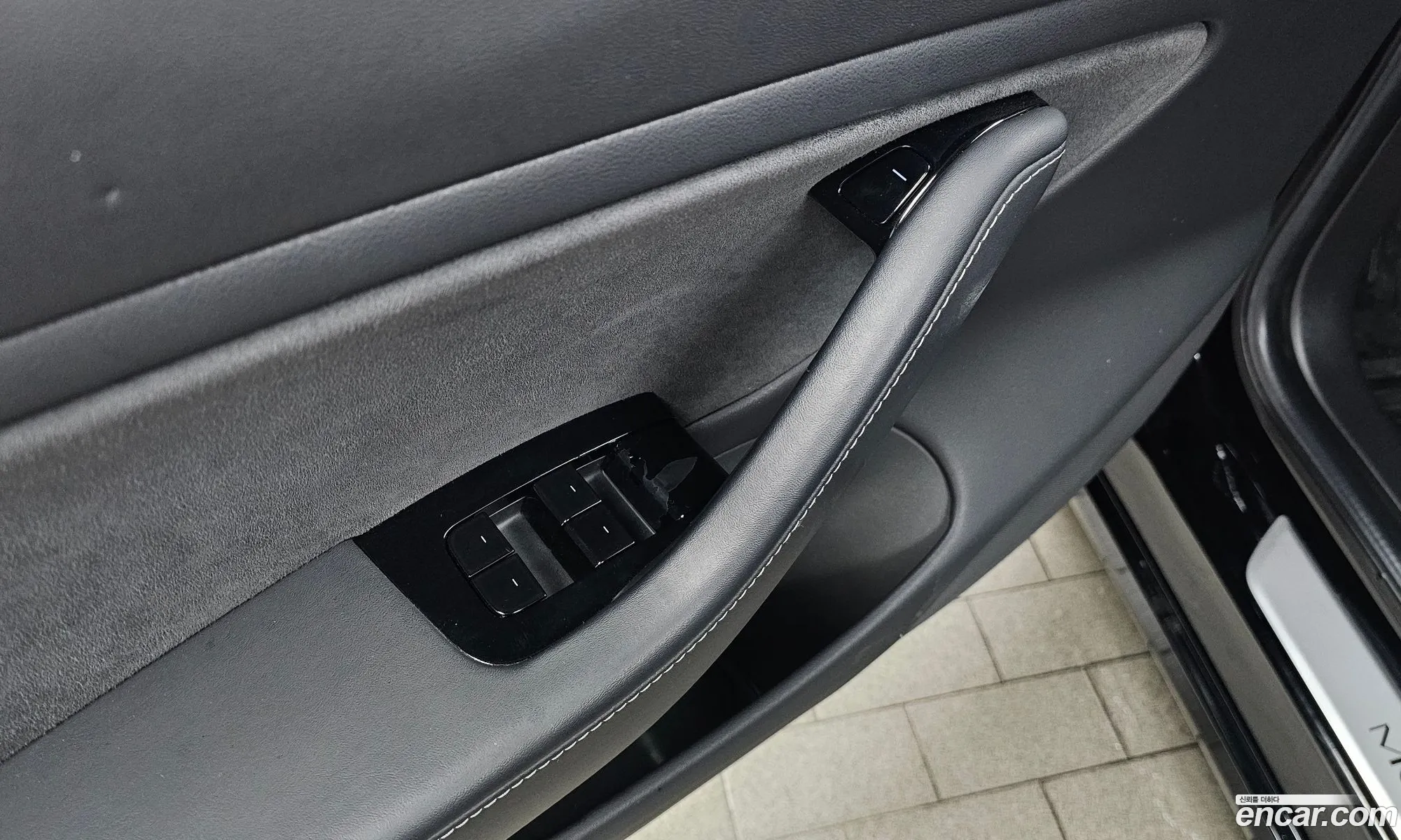 Tesla Model 3 2019 5YJ3E1EAXLF584595 — 25