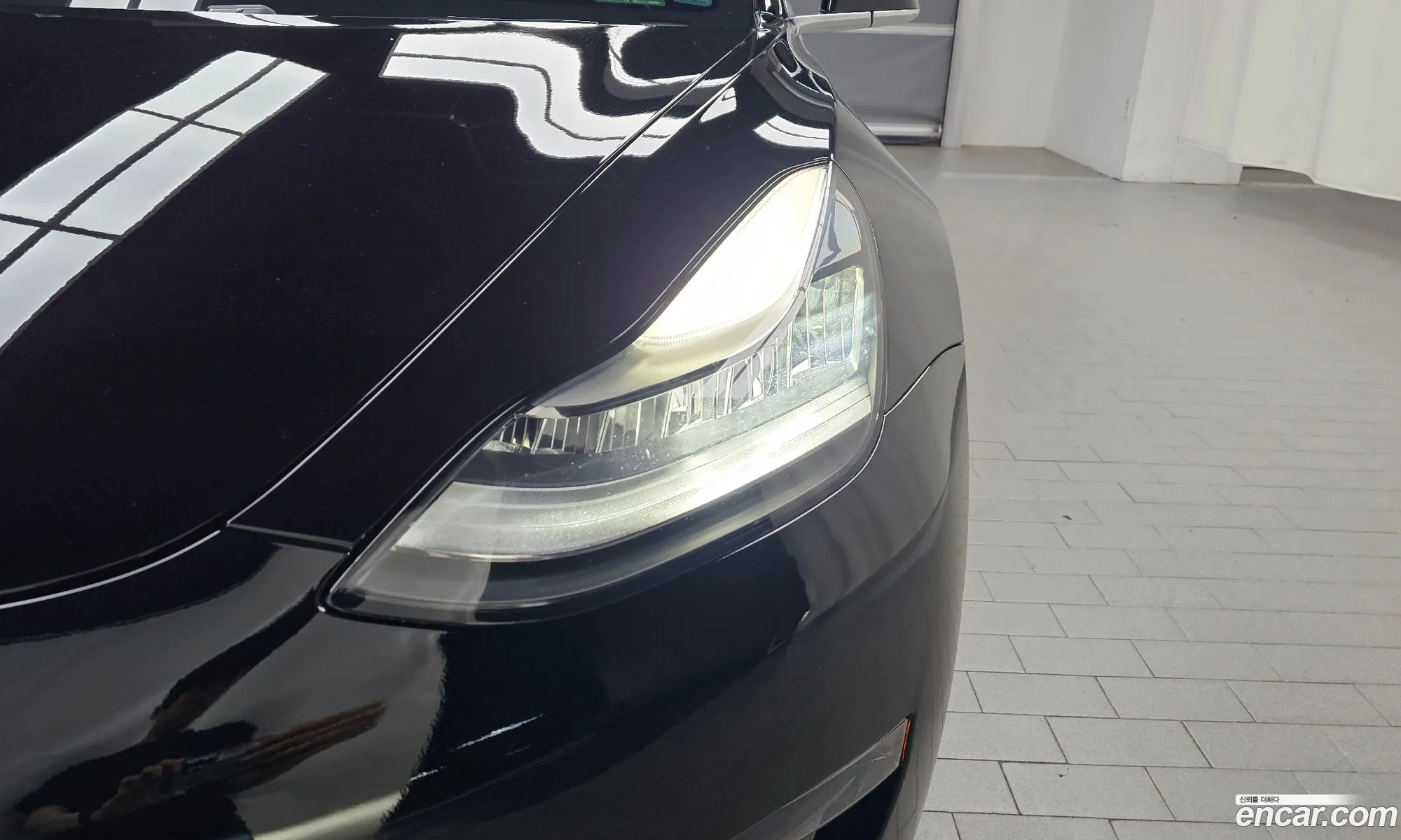 Tesla Model 3 2019 5YJ3E1EAXLF584595 — 29